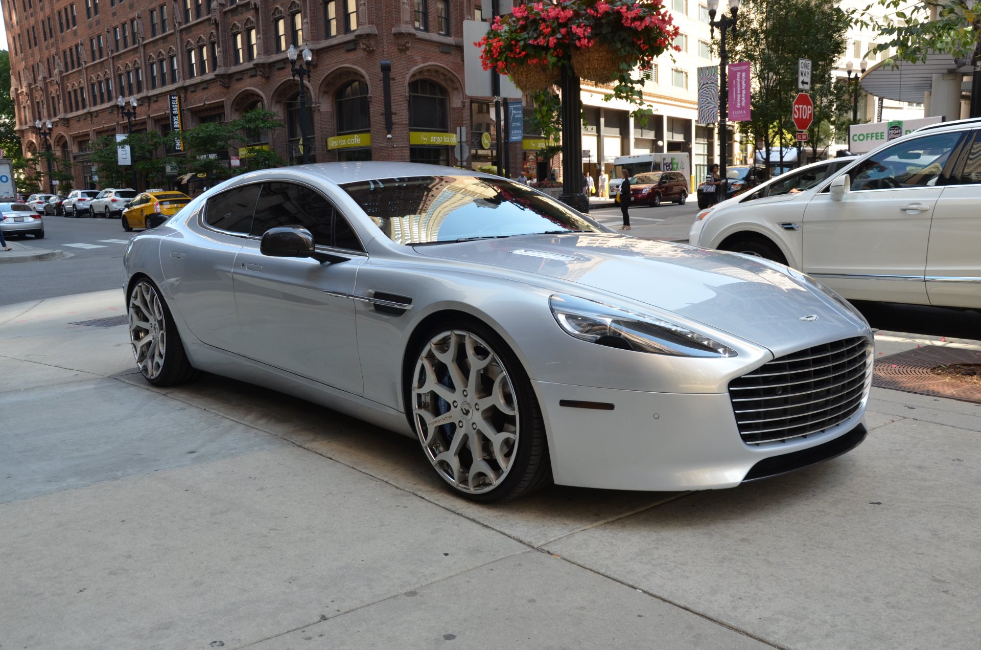 Aston Martin rapide v12