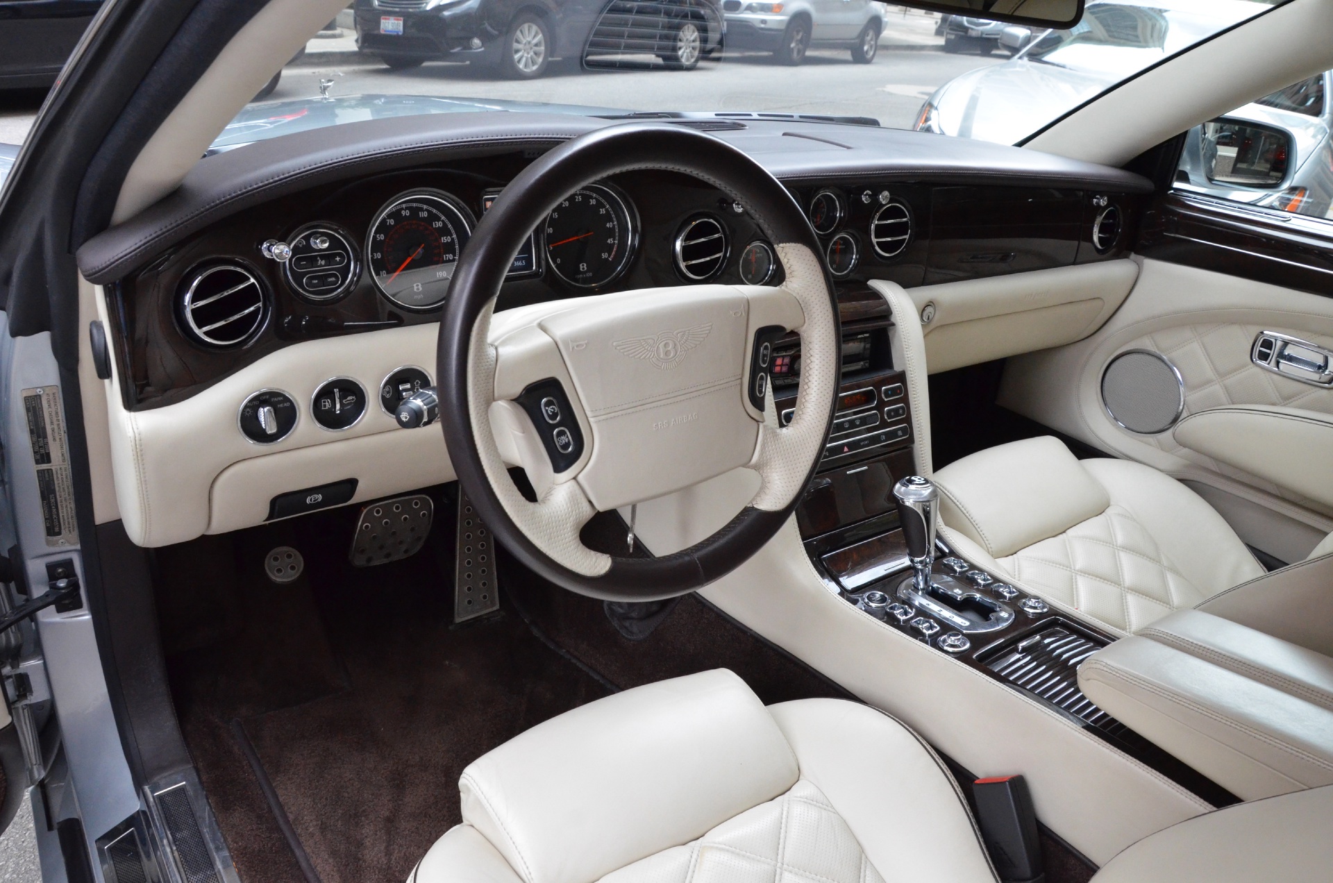 Bentley Brooklands салон