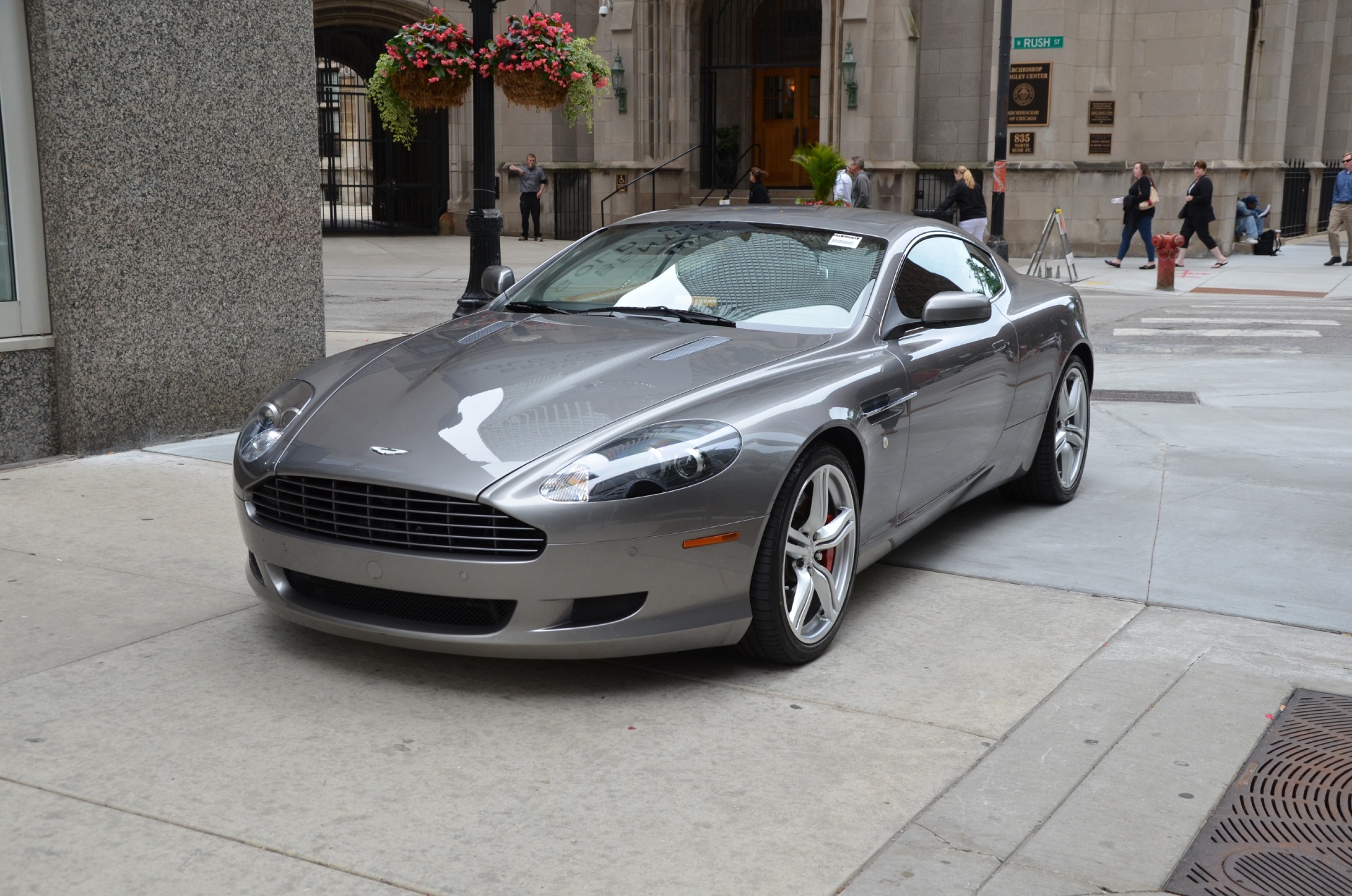 Aston Martin db9 матовый
