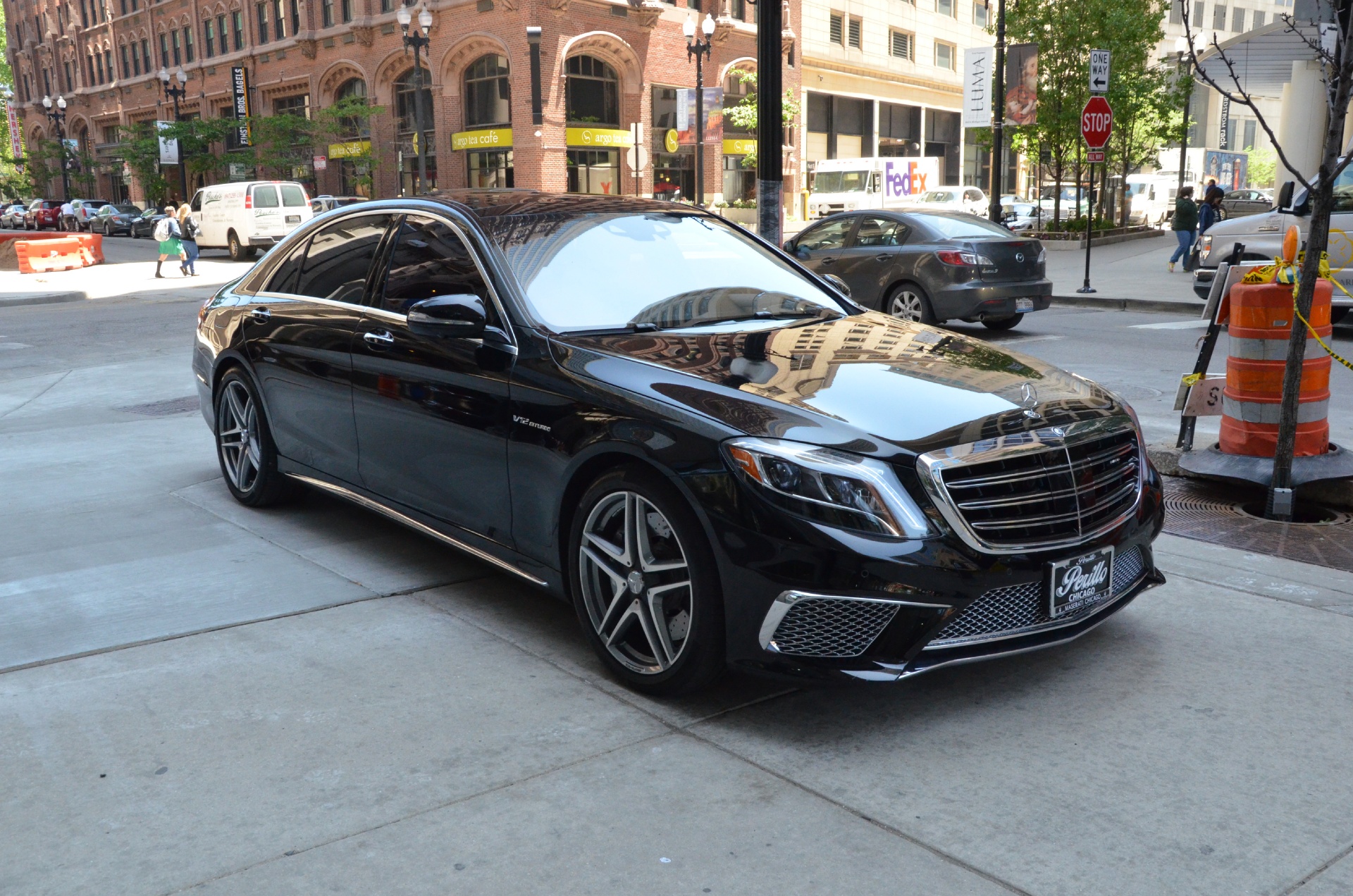 Купить мерседес w222. Mercedes Benz s class w222. Мерседес 222 s65 AMG черный. Мерседес Бенц 222. Мерседес Бенц w222 AMG s65.