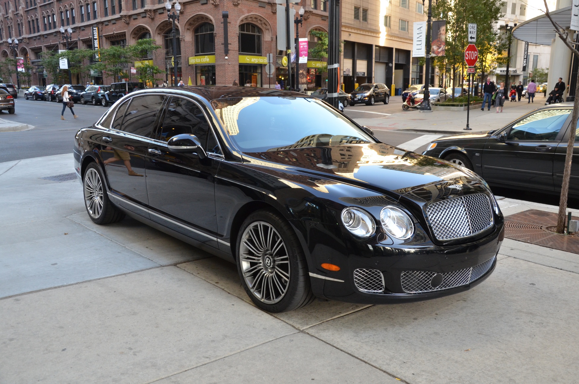 Бентли continental flying spur