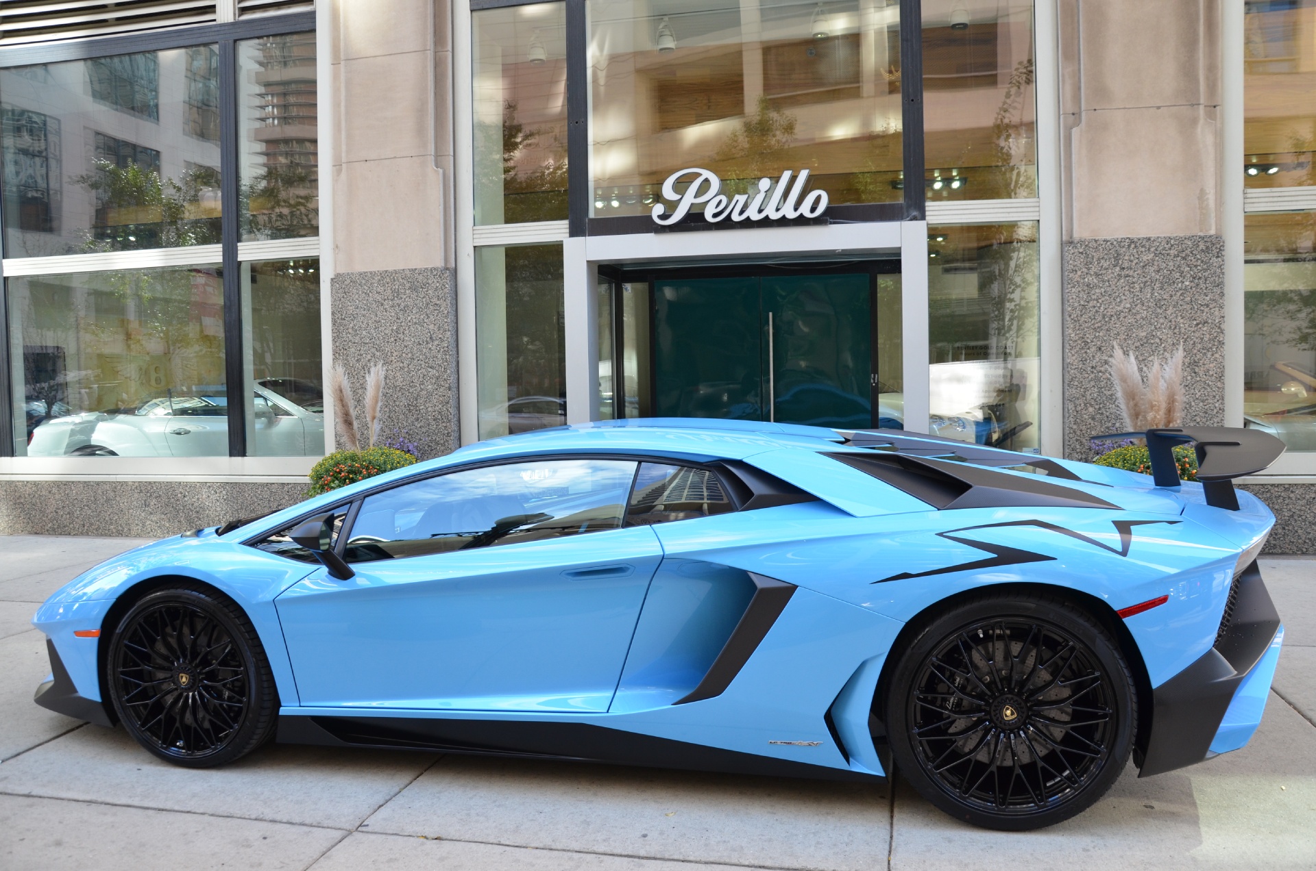 Lamborghini Aventador SV РіРѕР»СѓР±РѕР№