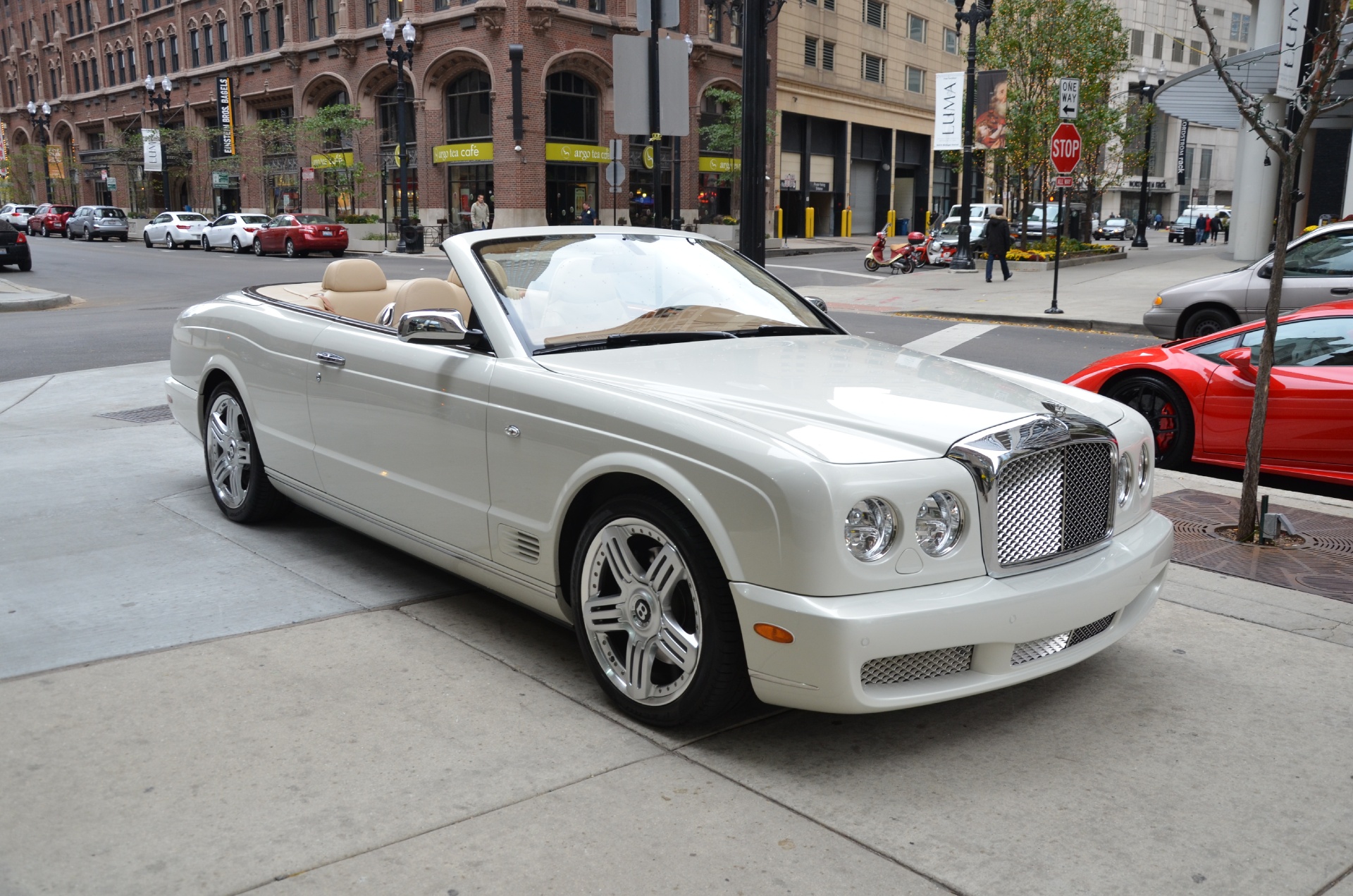 Bentley Azure кабриолет