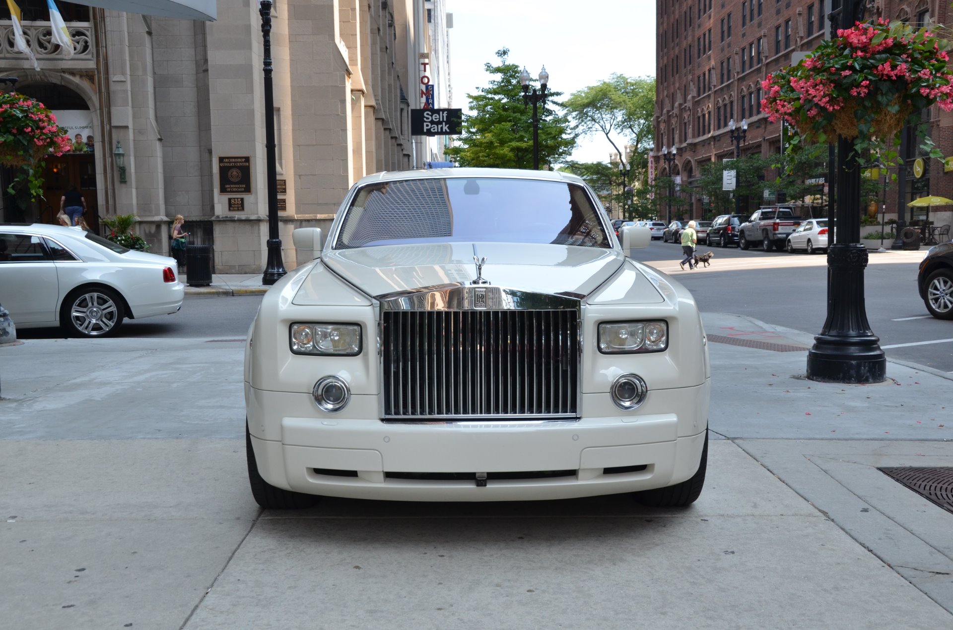 Машина похожая на ройс ройс. Rolls Royce Phantom 2007. Rolls Royce Phantom 2002. Роллс Ройс 2000. Rolls Royce Phantom 2000.