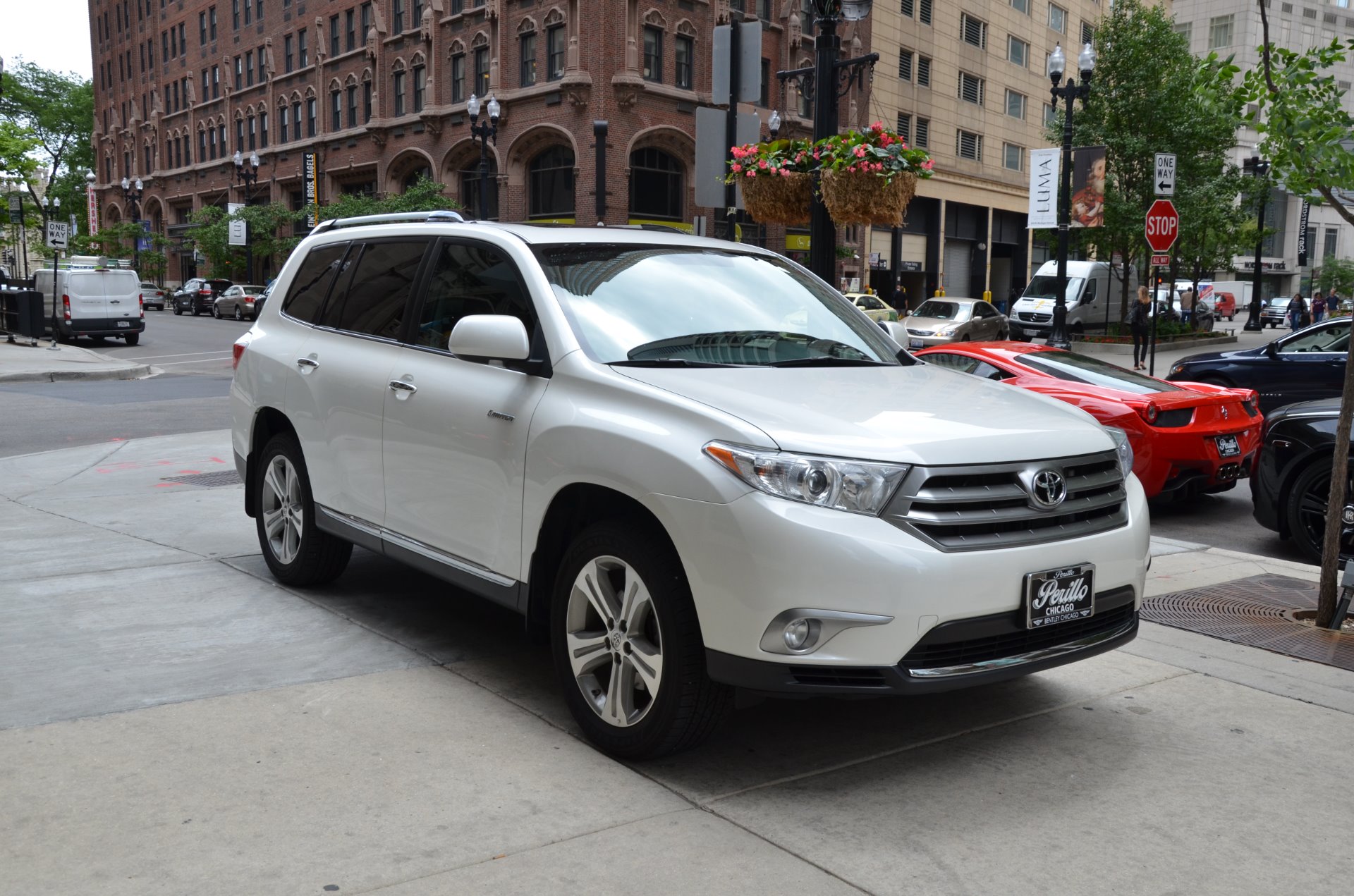 Toyota Highlander 2011 Р±РµР»С‹Р№