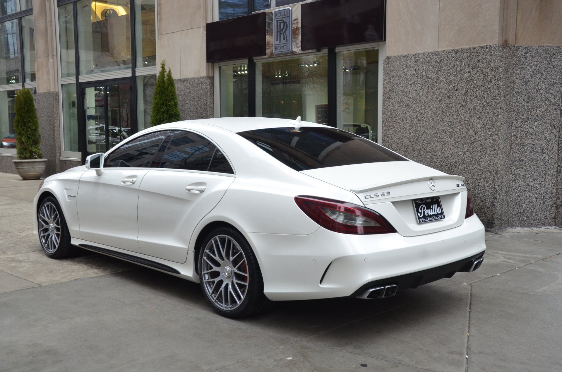 Мерседес цлс 63 купить. Mercedes CLS 63 AMG 2015. Мерседес Бенц CLS 63 AMG 2015. Мерседес ЦЛС 63 АМГ 2015. Мерседес банан CLS 63 AMG 2015.