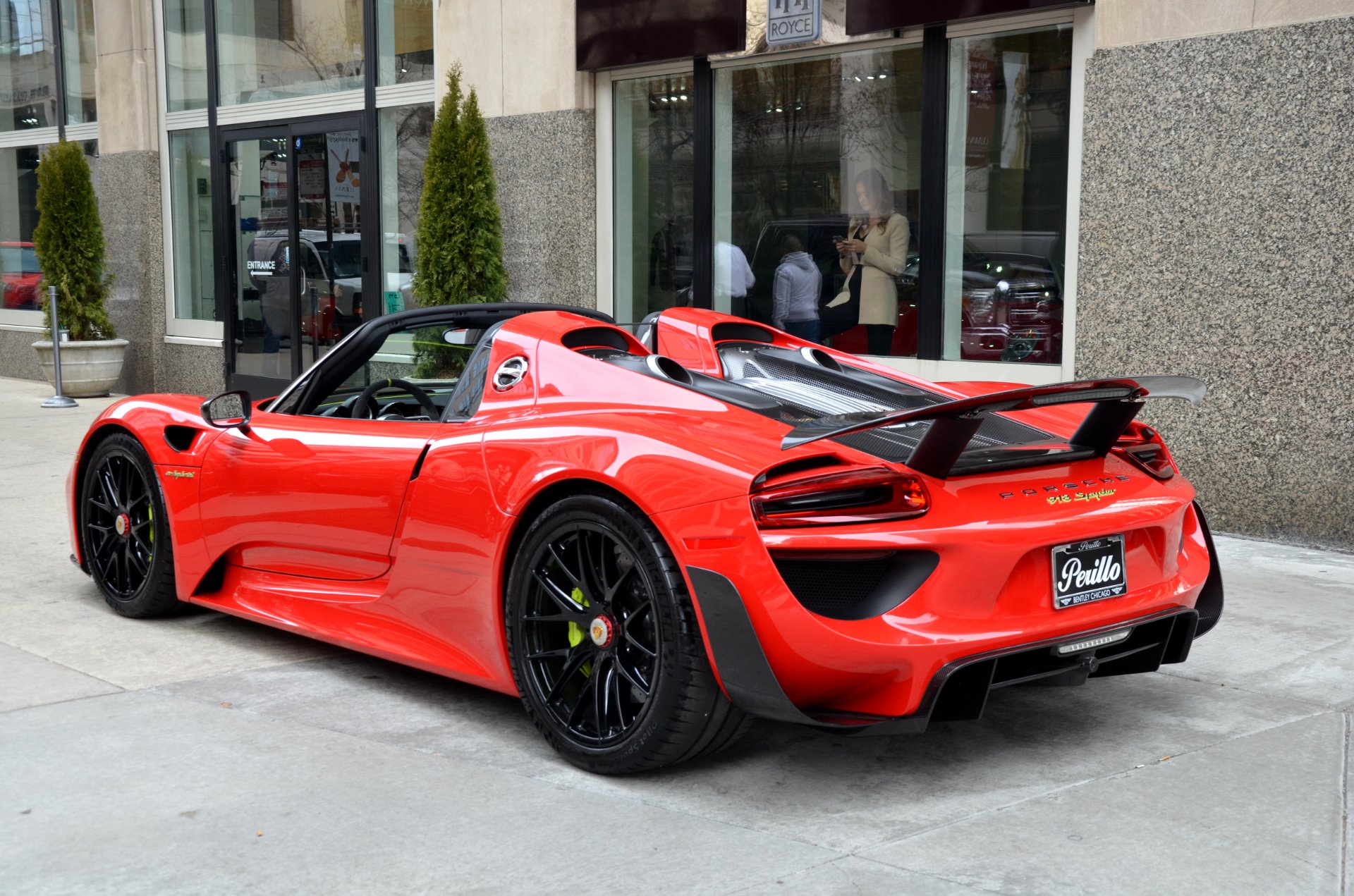 Порше 918 Spyder Gold