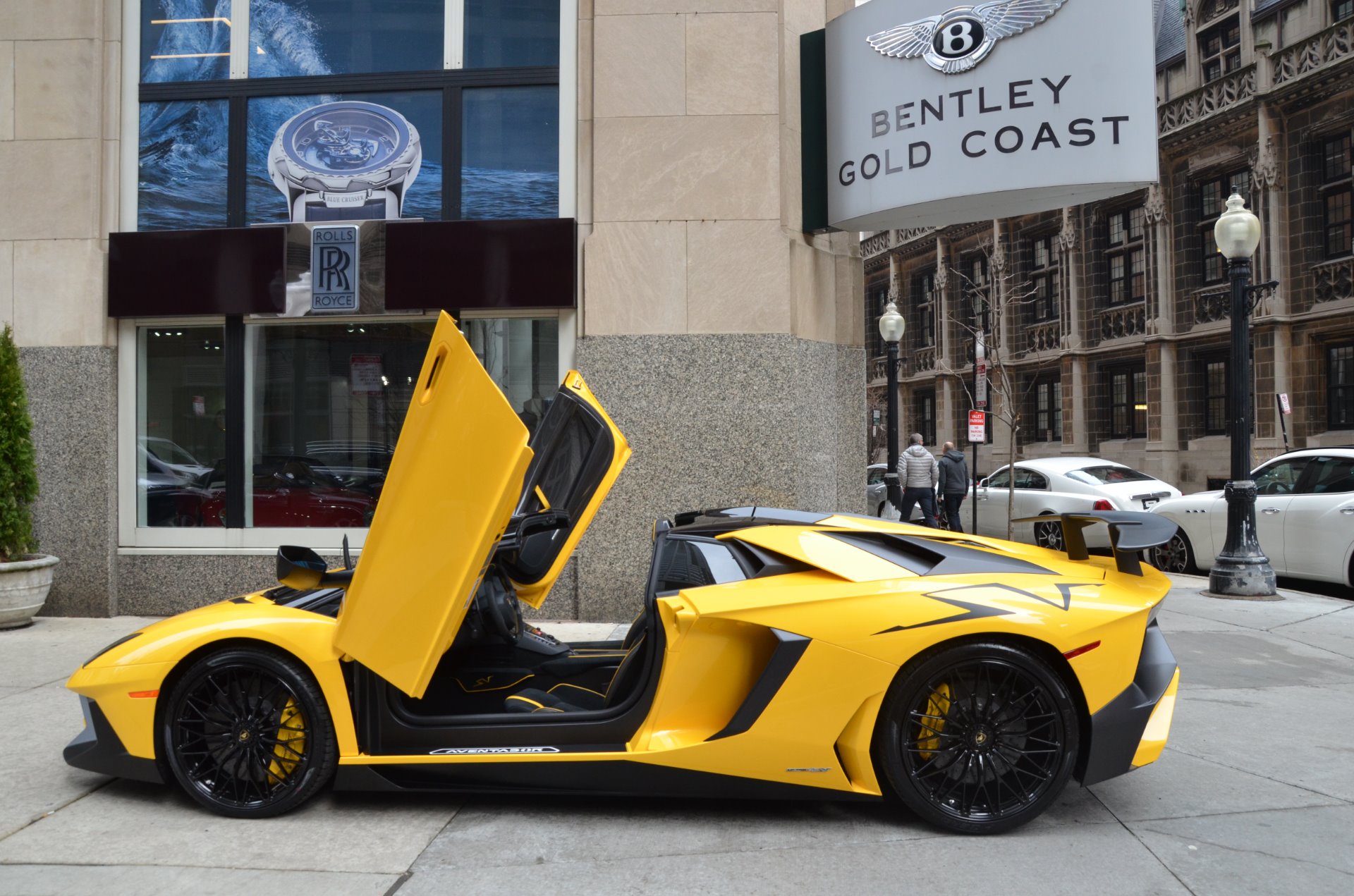 Lamborghini Aventador SV Р¶РµР»С‚С‹Р№