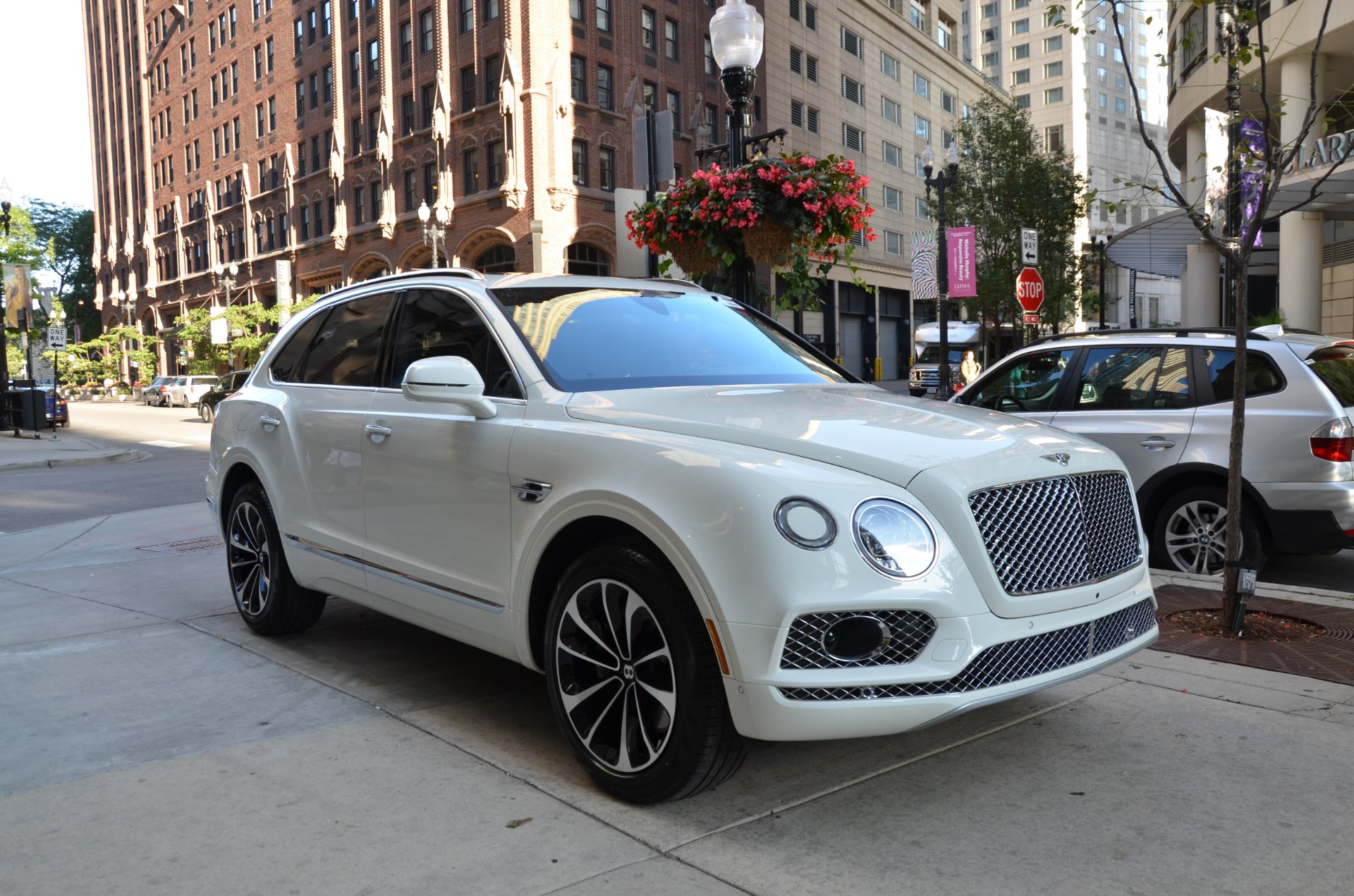 Bentley Bentayga Р·РѕР»РѕС‚РѕР№