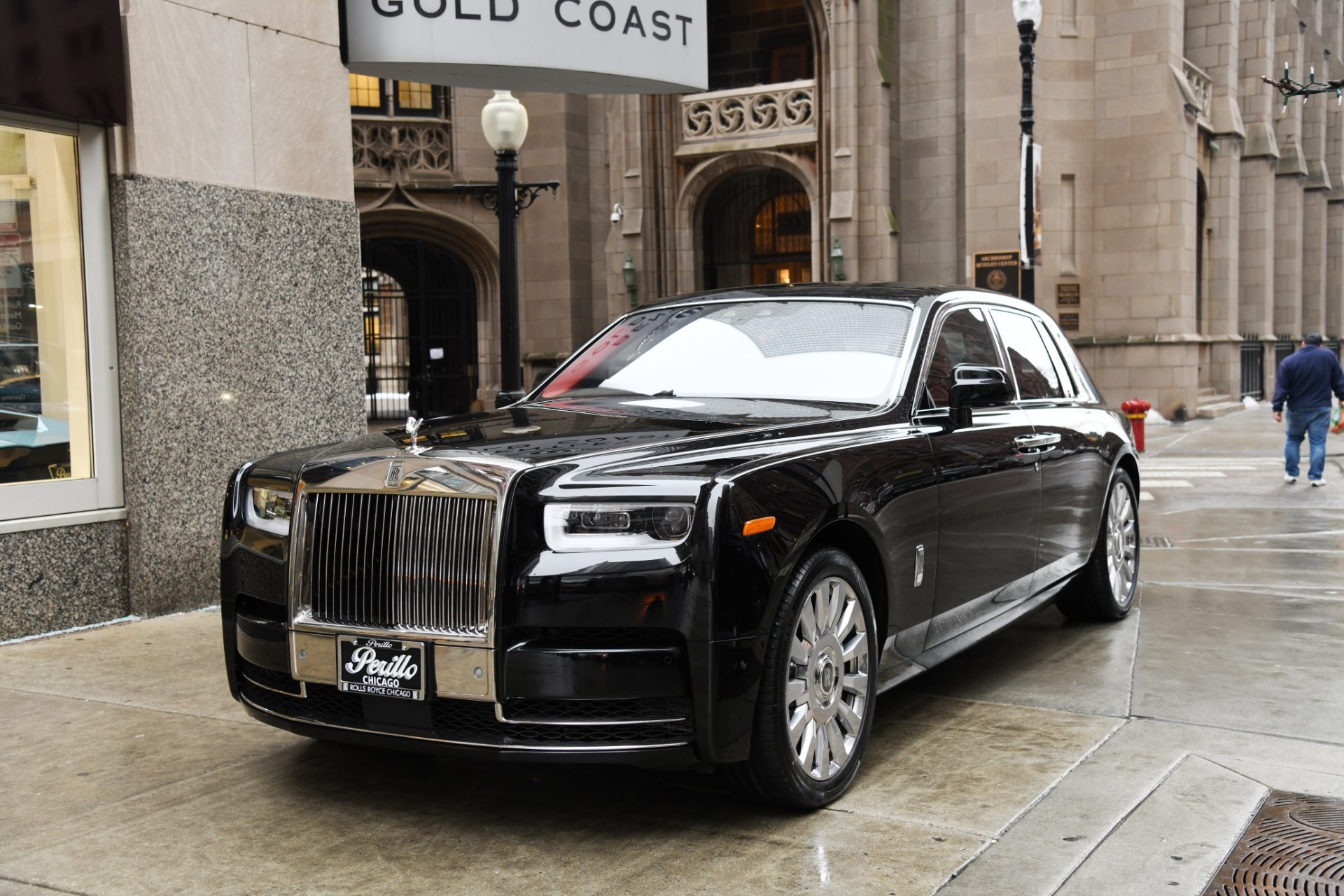 Как называется роллс ройс. Rolls Royce Phantom. Роллс Ройс Sweptail 2019. Rolls Royce Phantom бронированный. Аурус и Роллс Ройс.
