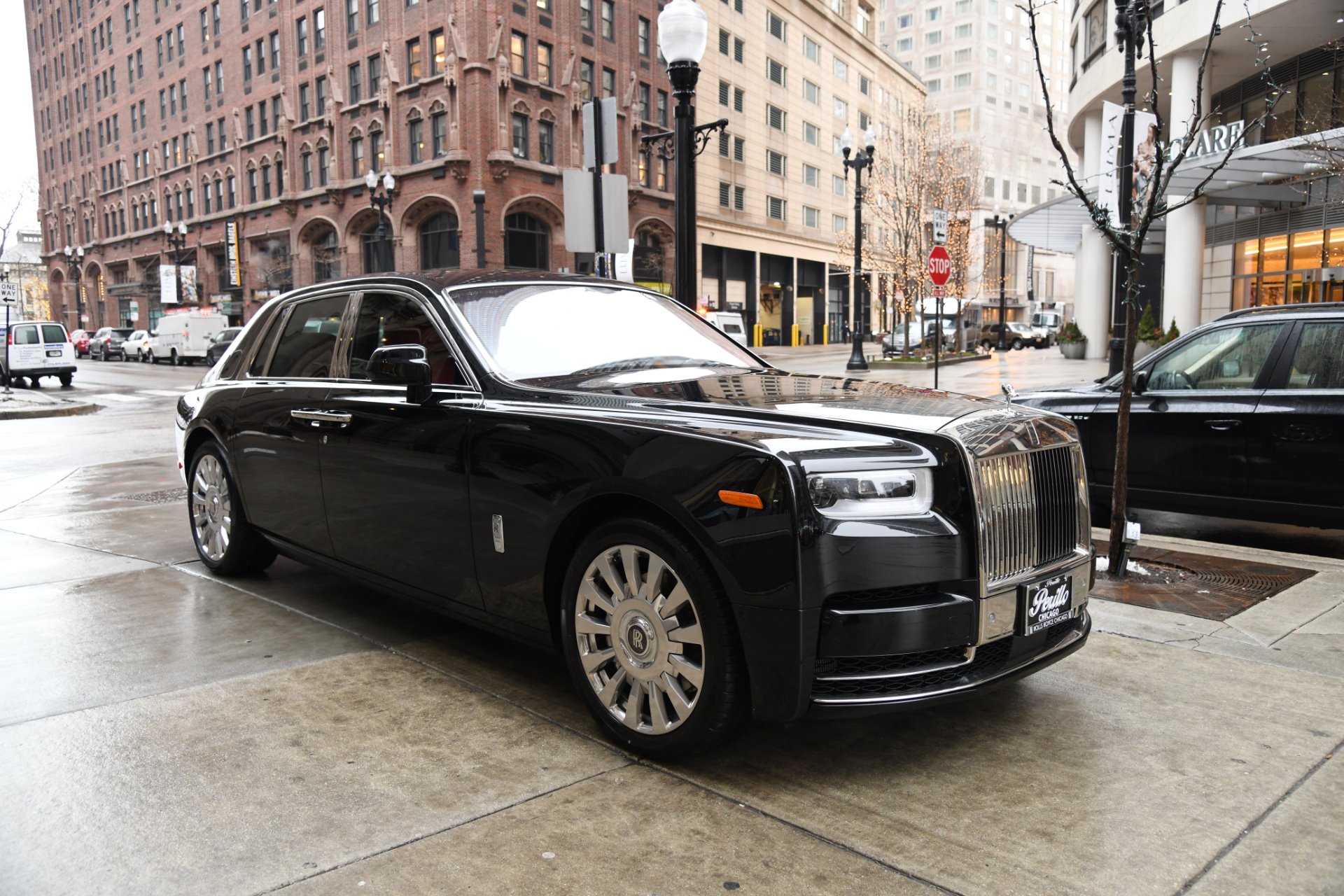Найками роллс. Rolls Royce Phantom. Rolls Royce Phantom 2015. Rolls Royce Phantom Москва. Rolls Royce Phantom 7.