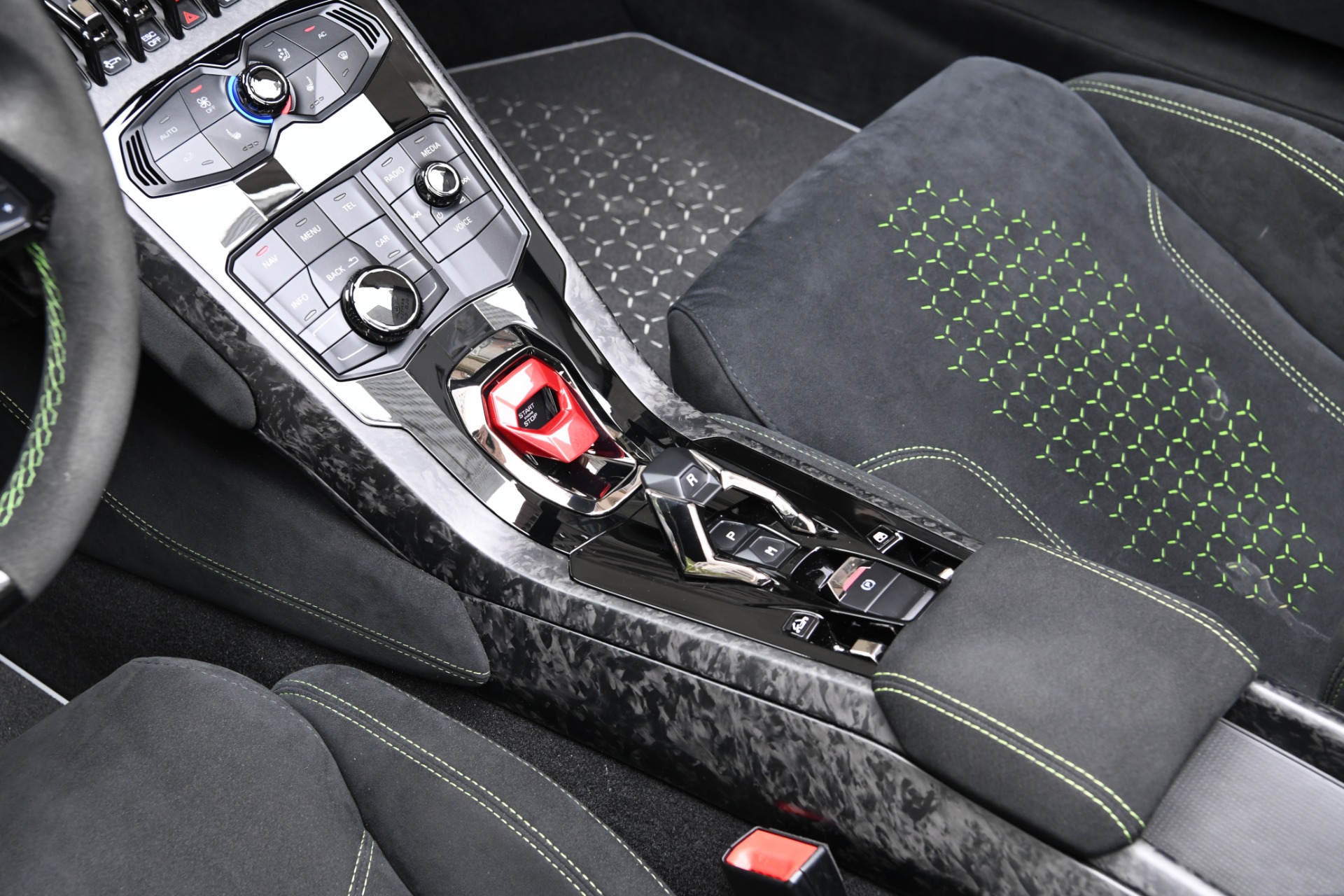 Used 2018 Lamborghini Huracan Spyder LP 640-4 Performante Spyder | St. Petersburg, FL