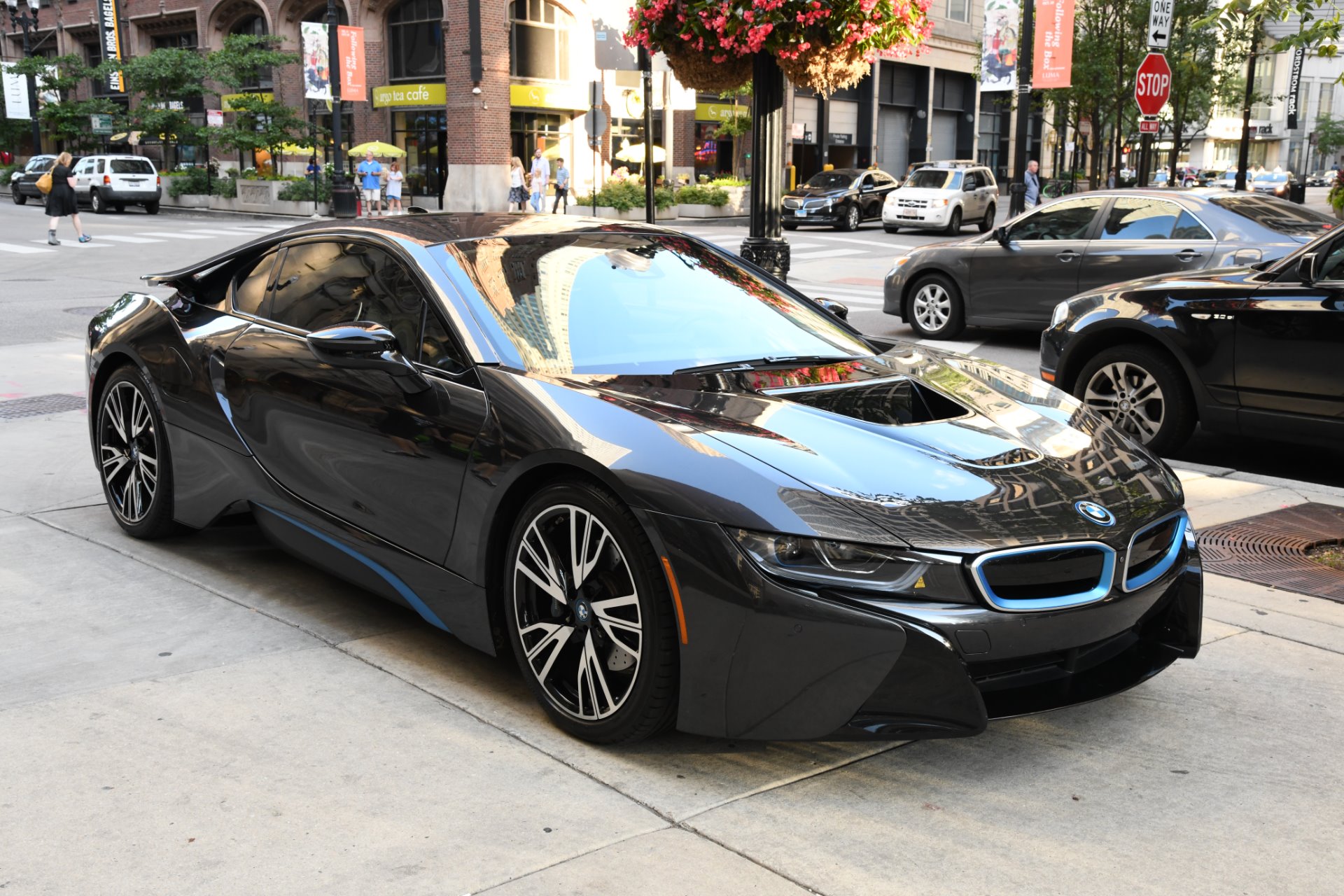 BMW i8 ресторатора