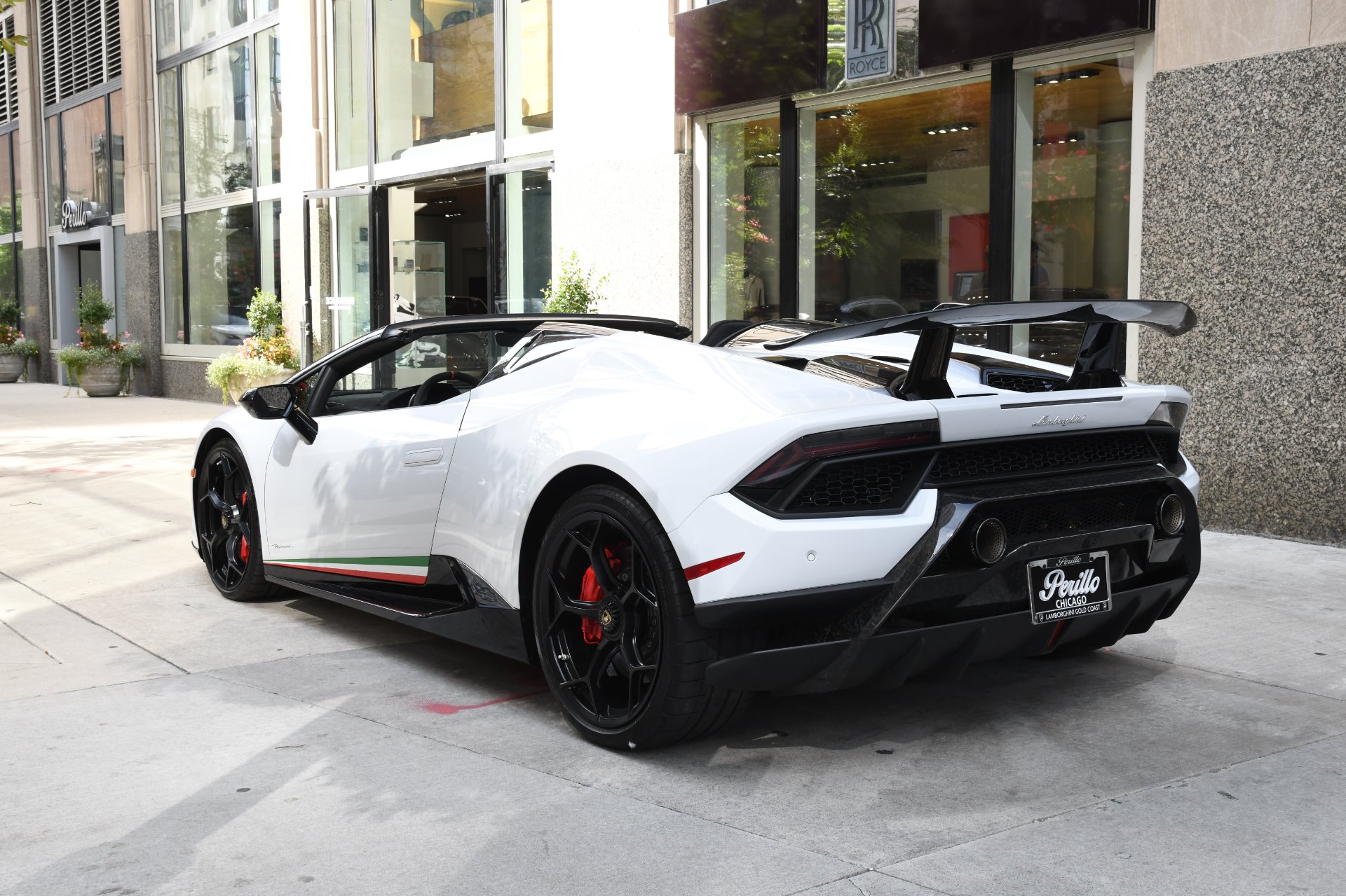 Lamborghini Huracan со спойлером