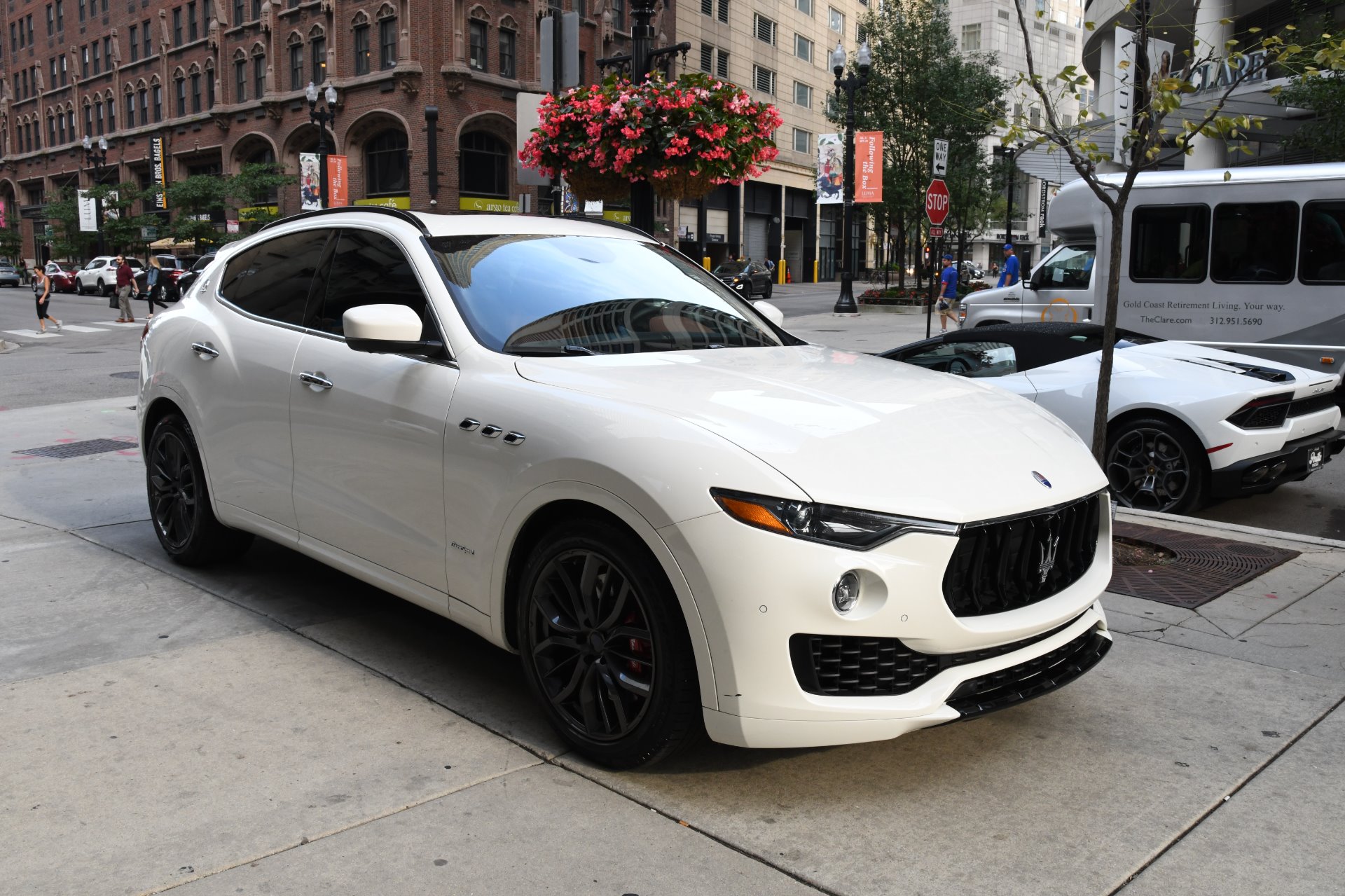 Maserati Levante с черной решеткой