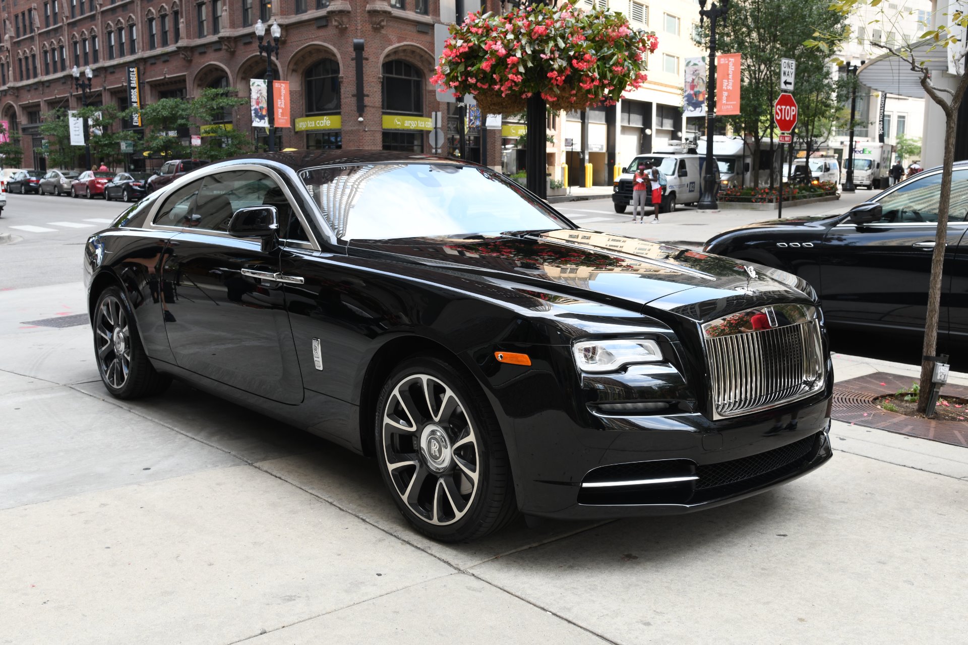 Роллс врайт. Роллс Ройс Райт. Роллс Ройс Райт купе. Роллс Ройс Райт 2013. Rolls Royce Wraith 2022.