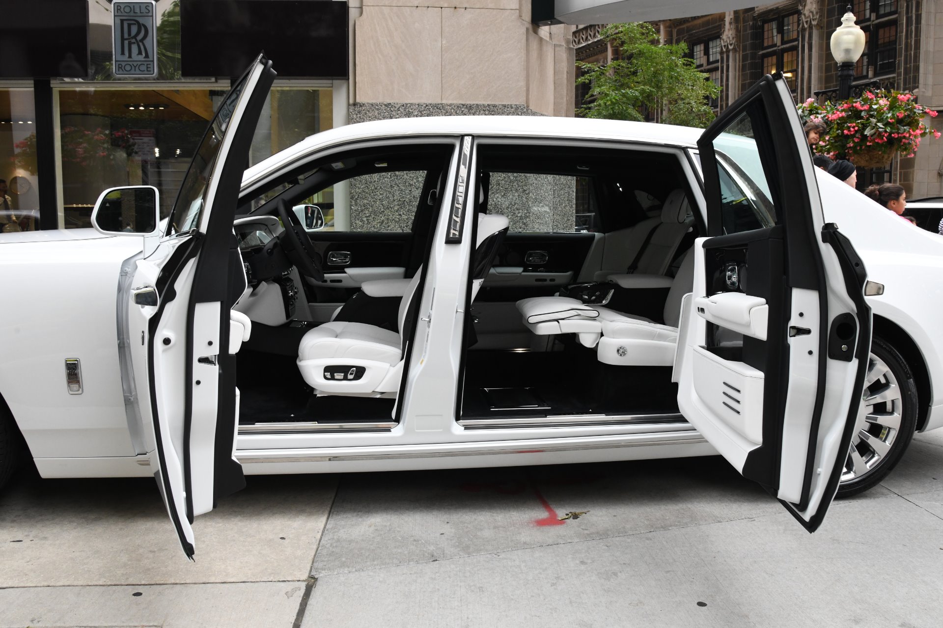 2019 Rolls Royce Phantom Extended Wheelbase Ewb Stock R569