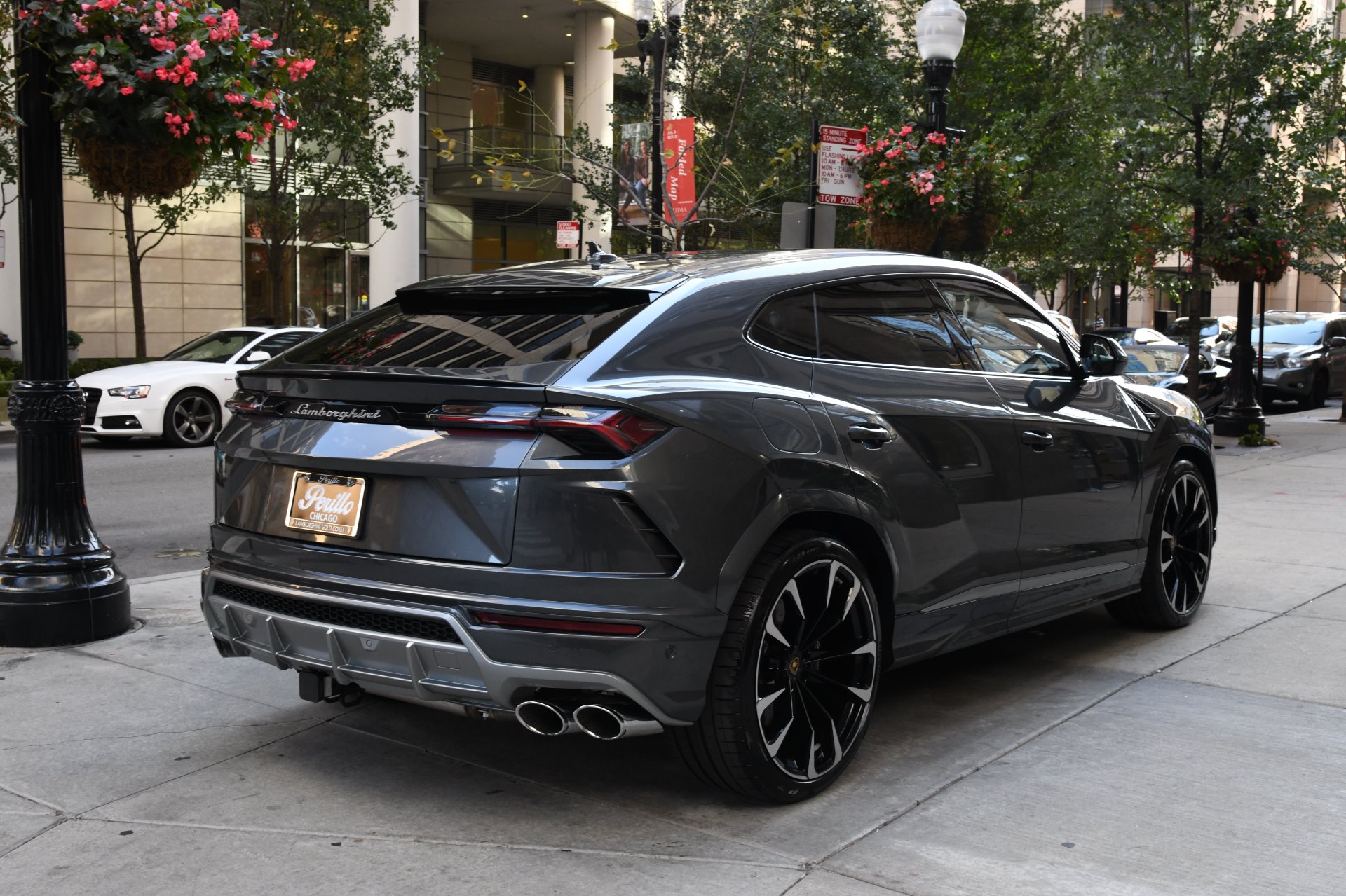 Lamborghini Urus черный матовый
