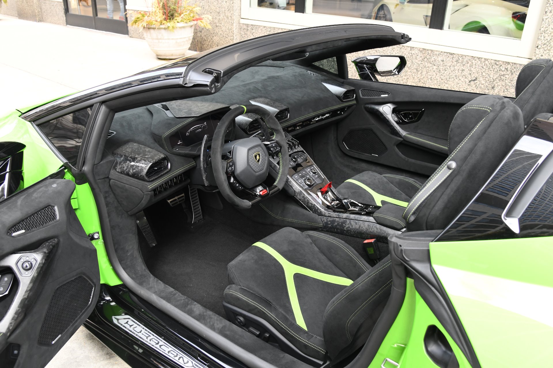 Used 2019 Lamborghini Huracan Spyder LP 640-4 Performante Spyder | St. Petersburg, FL