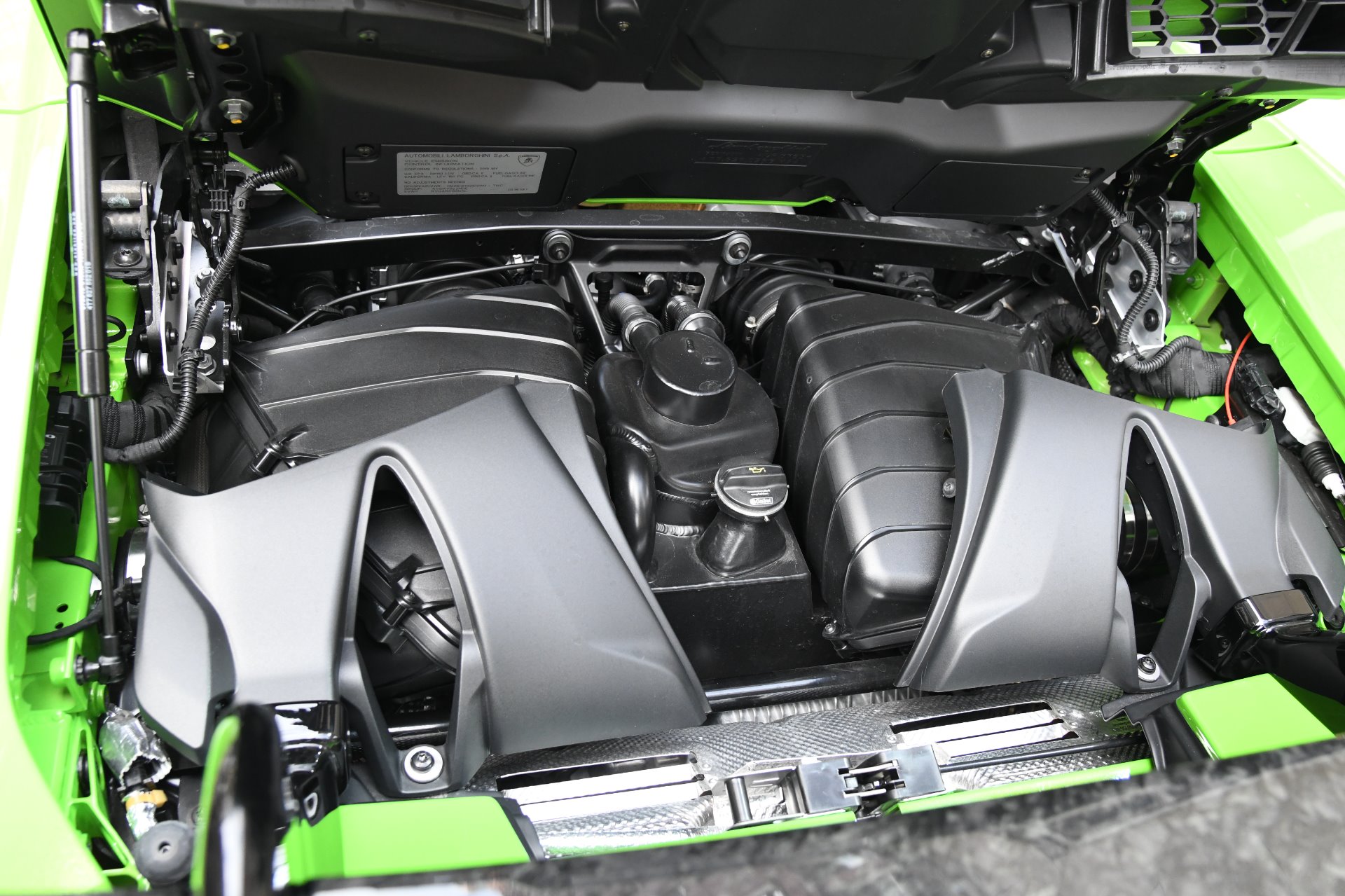Used 2019 Lamborghini Huracan Spyder LP 640-4 Performante Spyder | St. Petersburg, FL