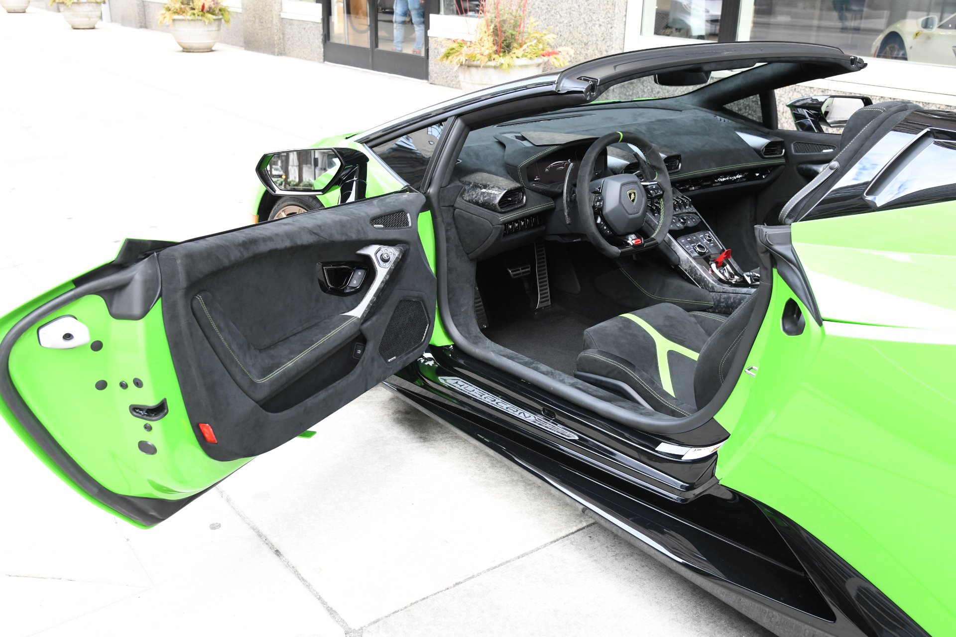Used 2019 Lamborghini Huracan Spyder LP 640-4 Performante Spyder | St. Petersburg, FL
