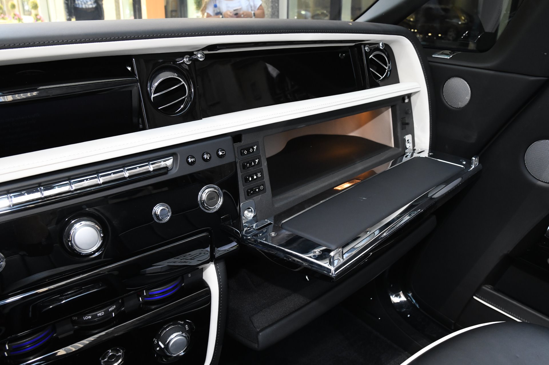 2016 Rolls Royce Phantom Drophead Coupe Stock L591b For Sale