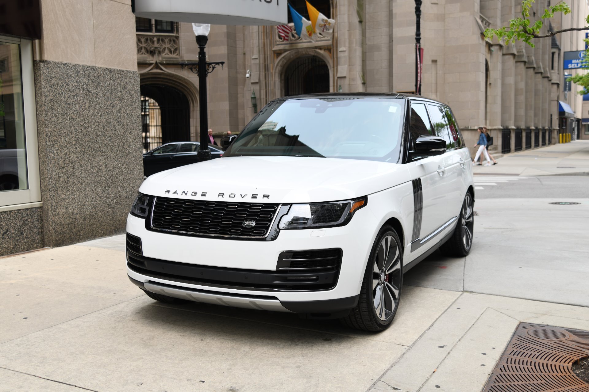 Range Rover For Sale Chicago  - Not All Land Rover Range Rovers For Sale Provide These Features Because The Trim Levels Offered Over The Years Vary Greatly.