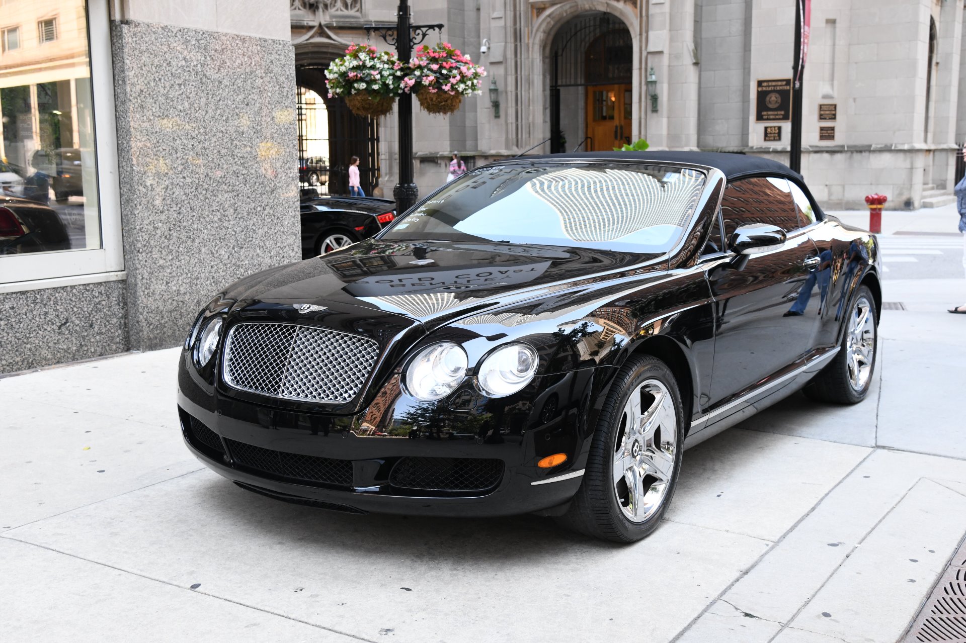 Машина похожая на бентли. Континенталь 2007 Bentley. Бентли Континенталь кабриолет 2007. Bentley Continental gt Convertible. Bentley Continental gt Convertible 2006.