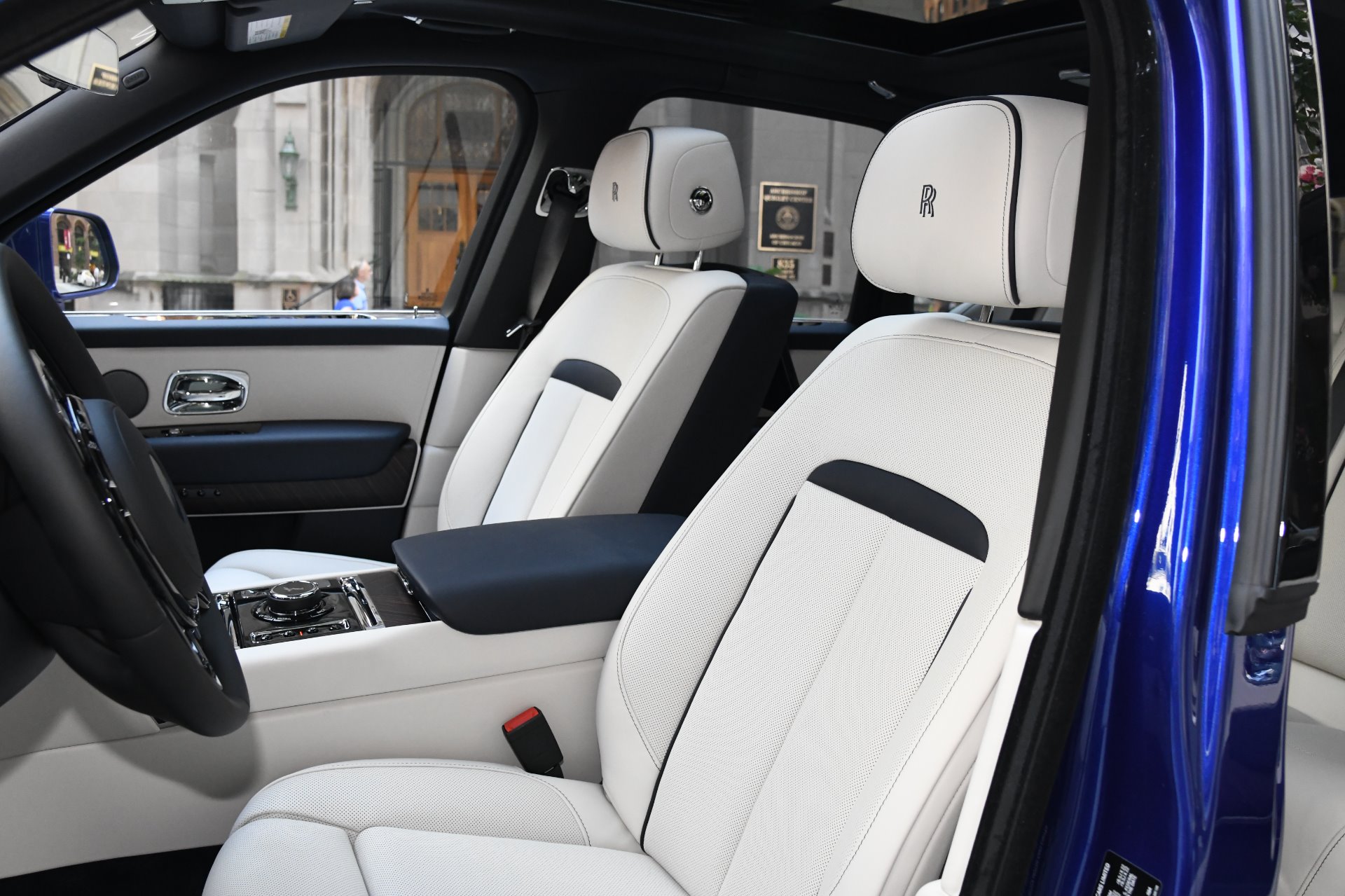 Rolls Royce Cullinan Mansory салон