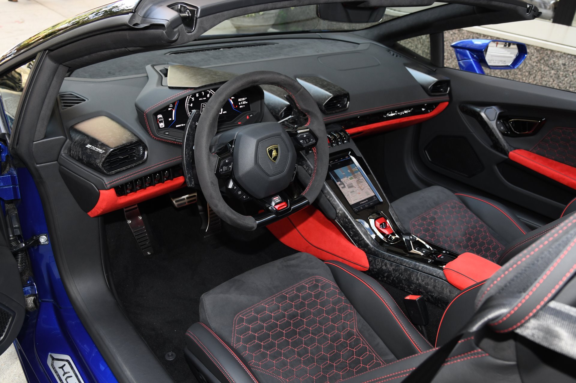 Lamborghini Sian салон