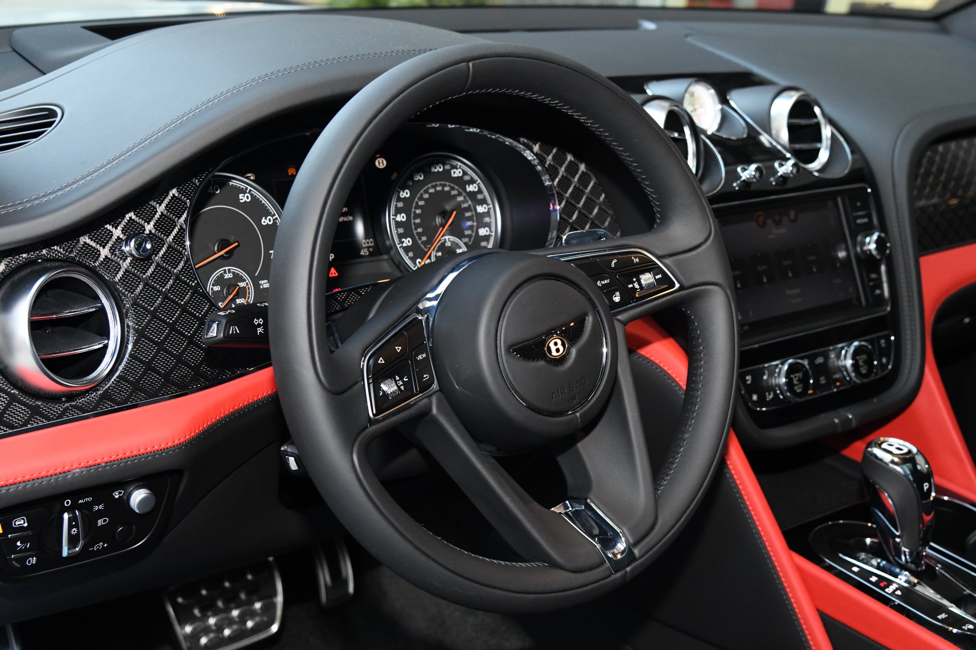 New 2020 Bentley Bentayga V8 Design Series | St. Petersburg, FL