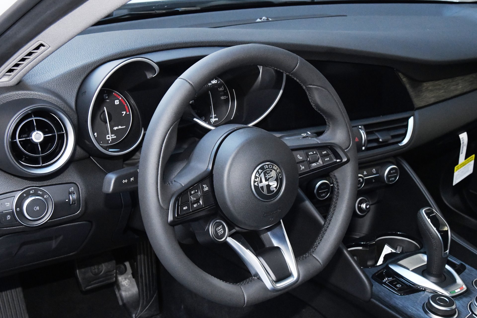 New 2020 Alfa Romeo Giulia | St. Petersburg, FL