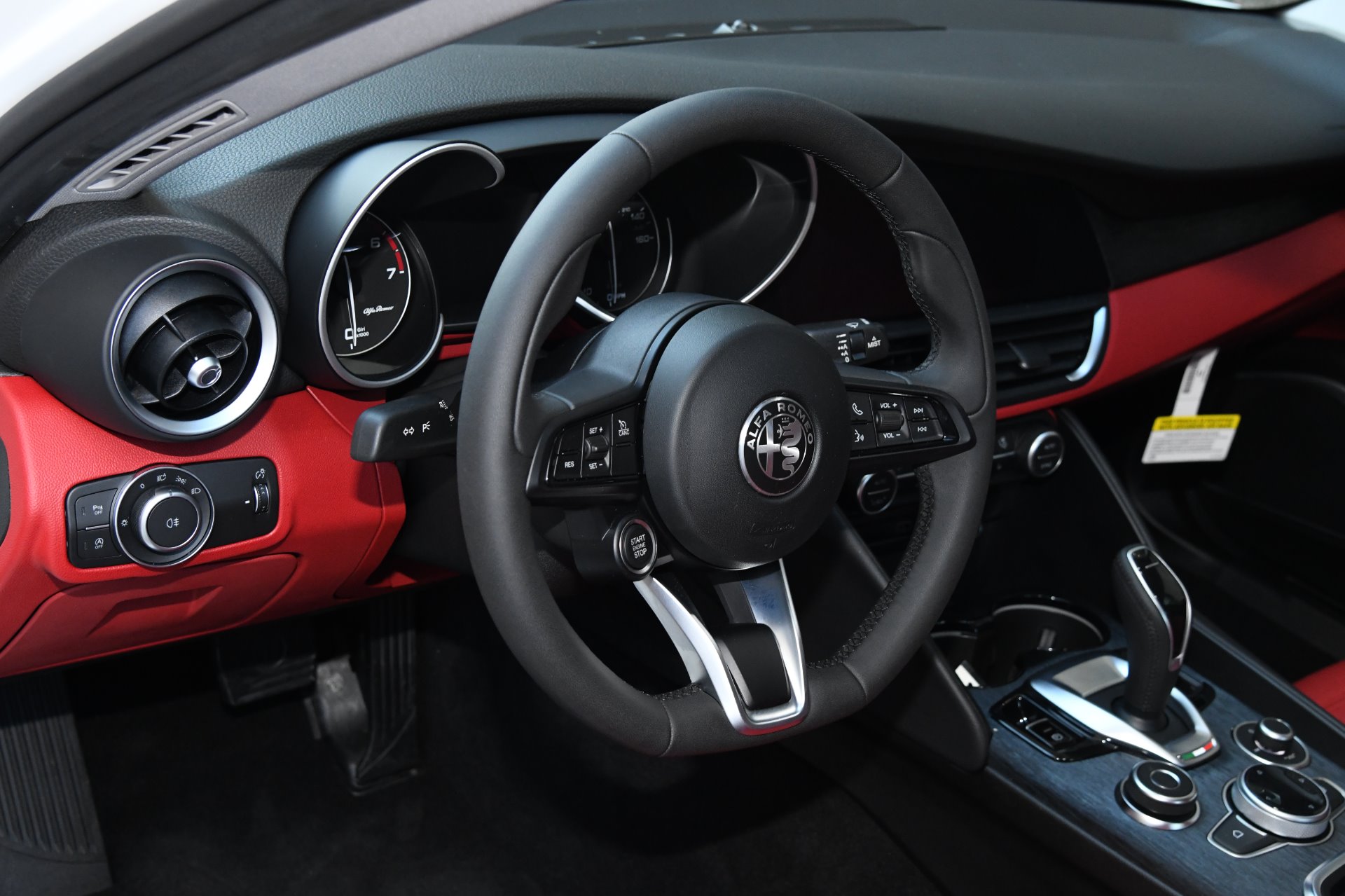 New 2020 Alfa Romeo Giulia | St. Petersburg, FL