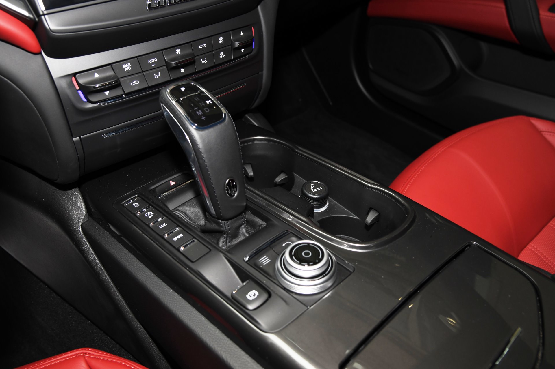 New 2020 Maserati Ghibli SQ4 | St. Petersburg, FL