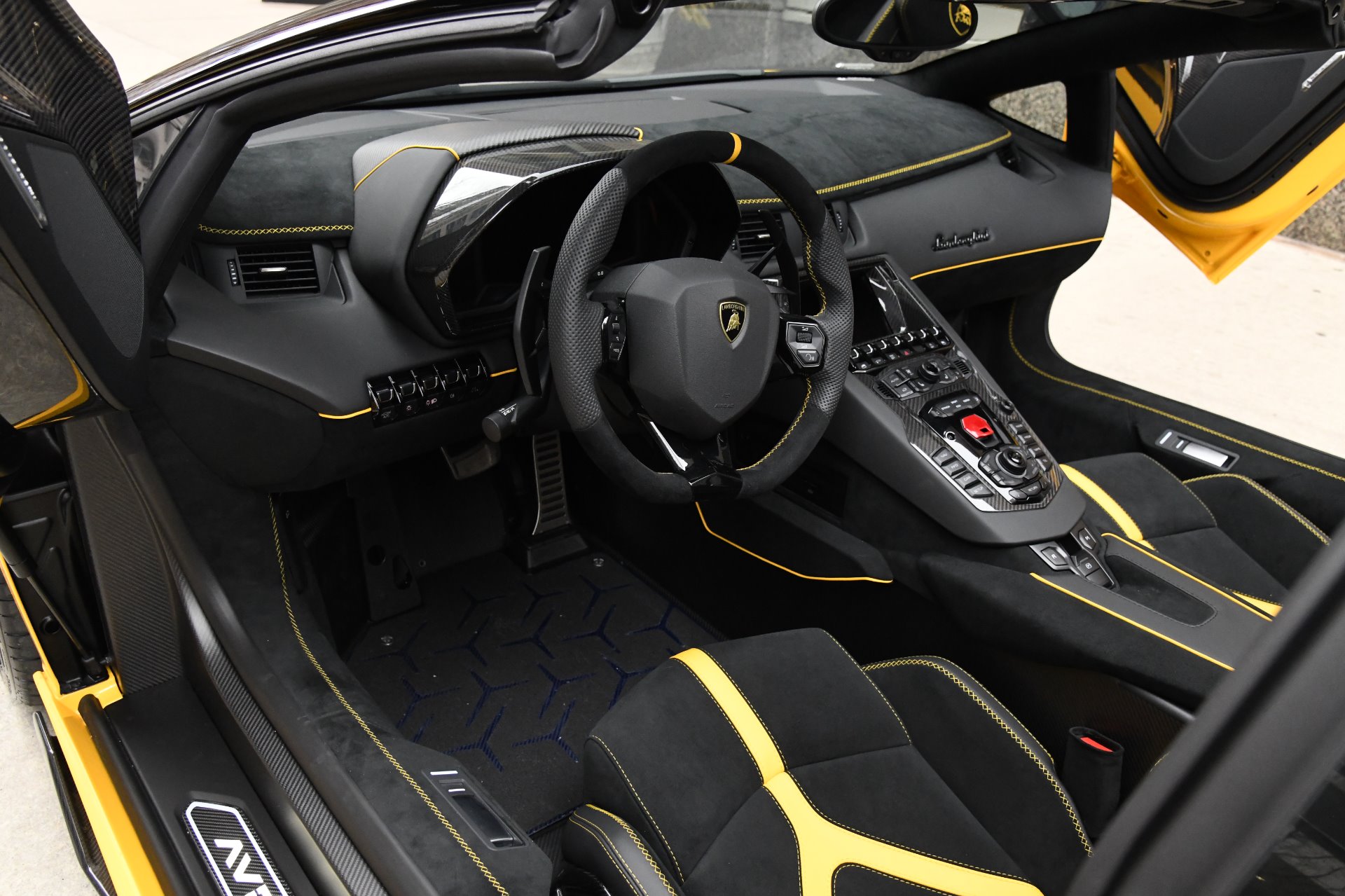 Used 2020 Lamborghini Aventador SVJ Roadster LP 770-4 SVJ | St. Petersburg, FL