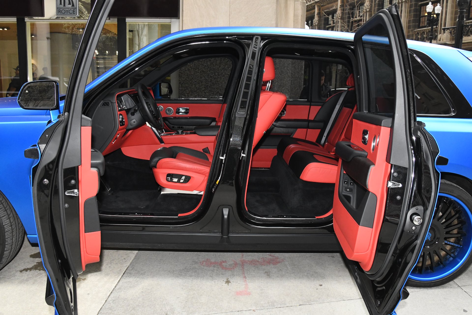 RollsRoyce tiết lộ Dự án Cullinan xe dẫn động 4 bánh hạng sang