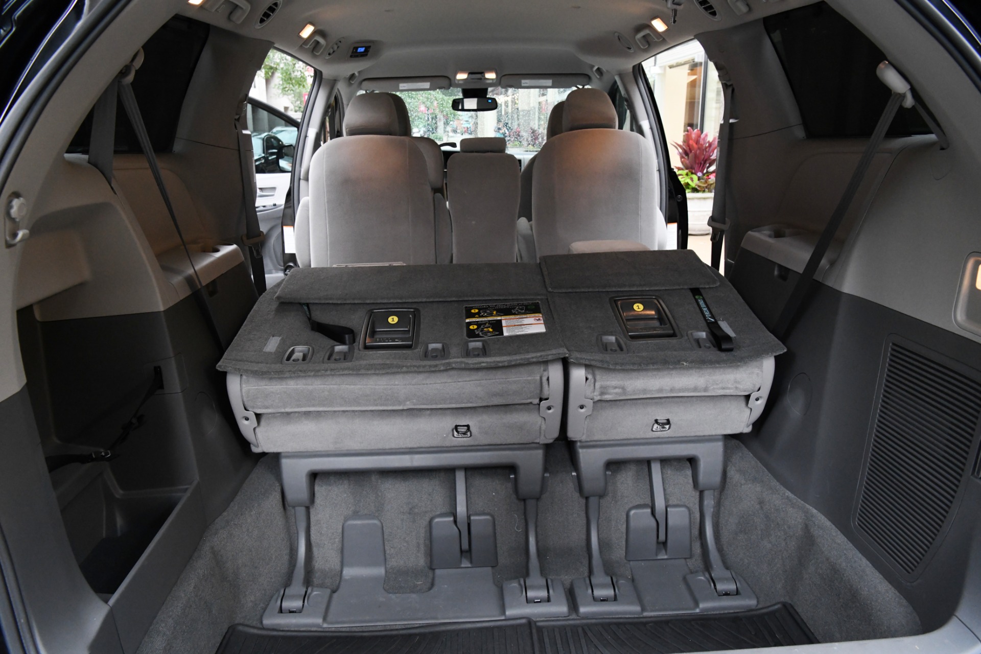 2018 toyota sienna le 8 passenger