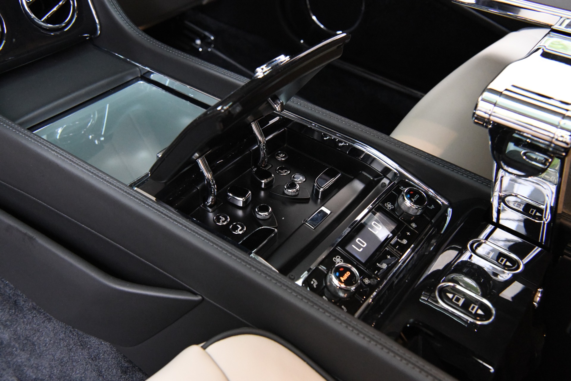 Used 2017 Bentley Mulsanne Extended Wheelbase Extended Wheelbase | St. Petersburg, FL