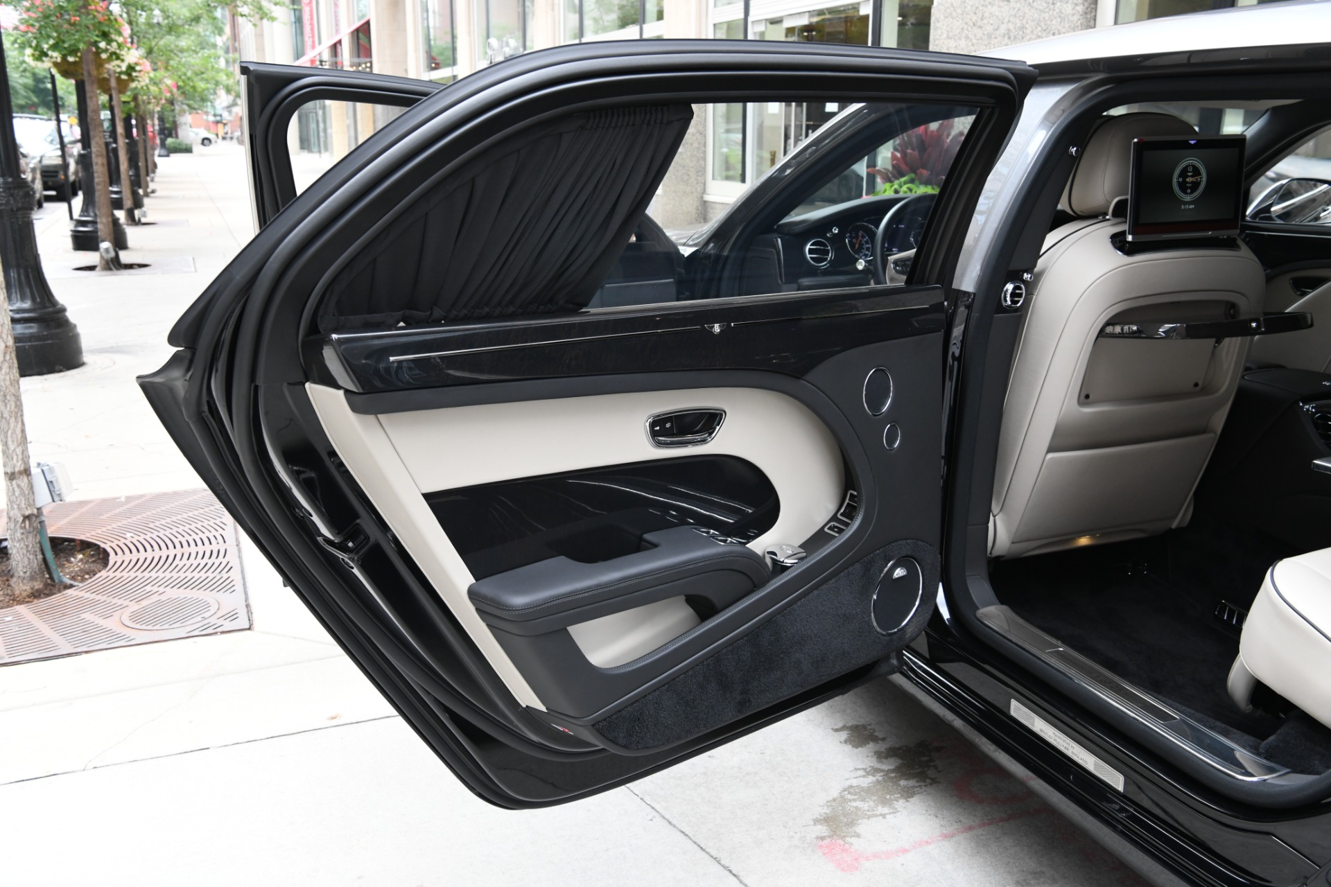 Used 2017 Bentley Mulsanne Extended Wheelbase Extended Wheelbase | St. Petersburg, FL