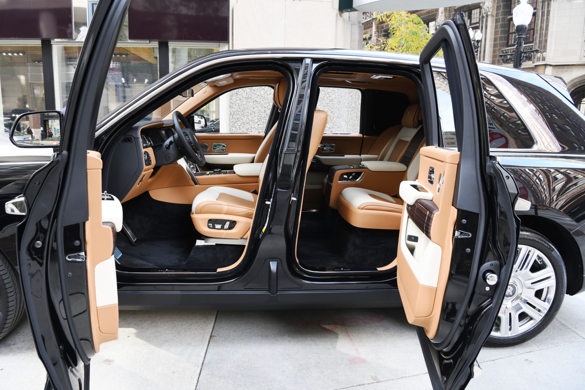 New 2020 Rolls-Royce Cullinan | St. Petersburg, FL