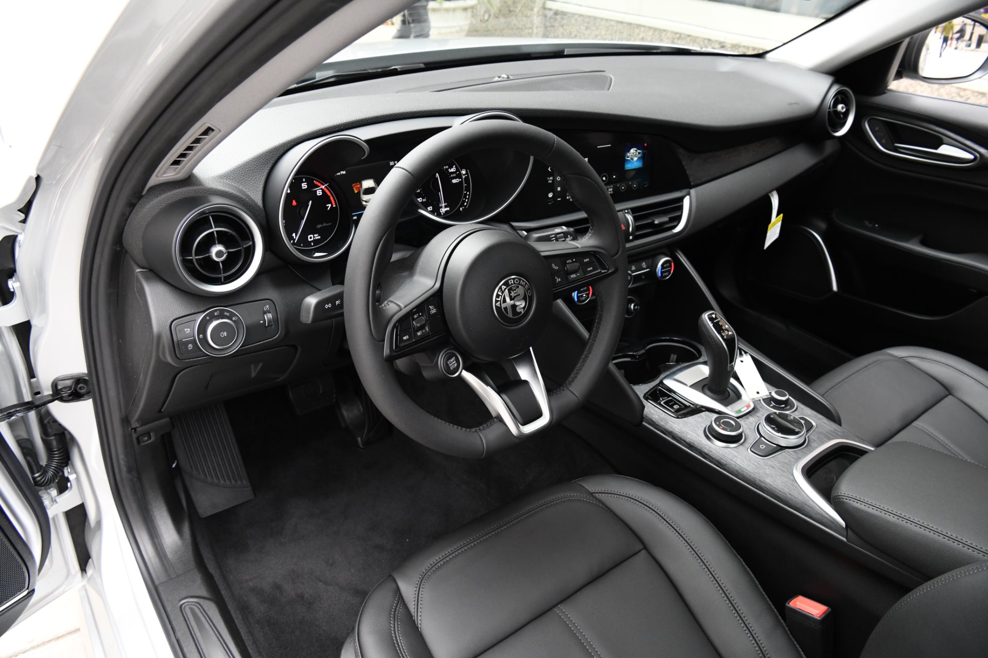 New 2021 Alfa Romeo Giulia Sprint | St. Petersburg, FL