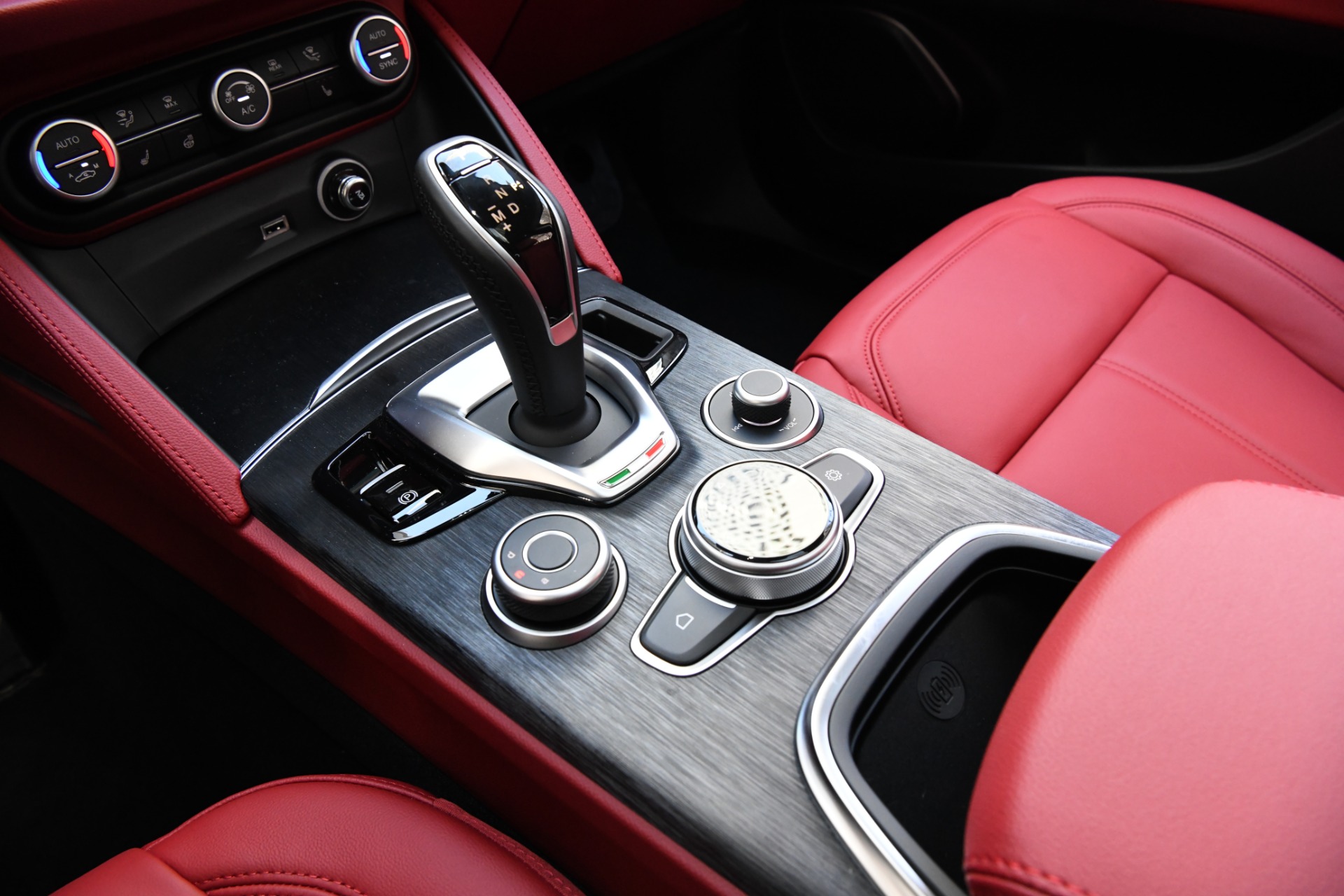 New 2021 Alfa Romeo Stelvio Sprint | St. Petersburg, FL