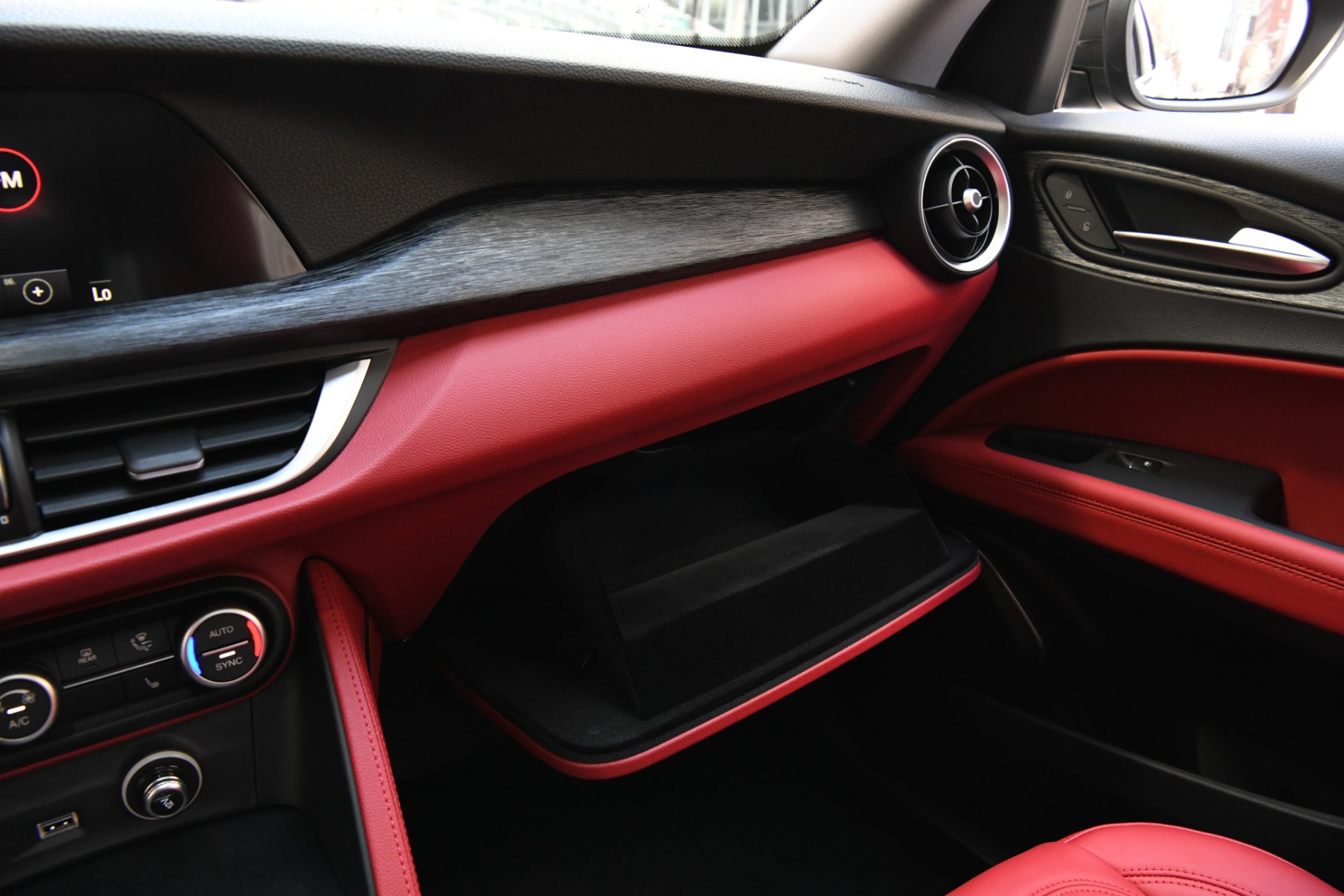 New 2021 Alfa Romeo Stelvio Sprint | St. Petersburg, FL