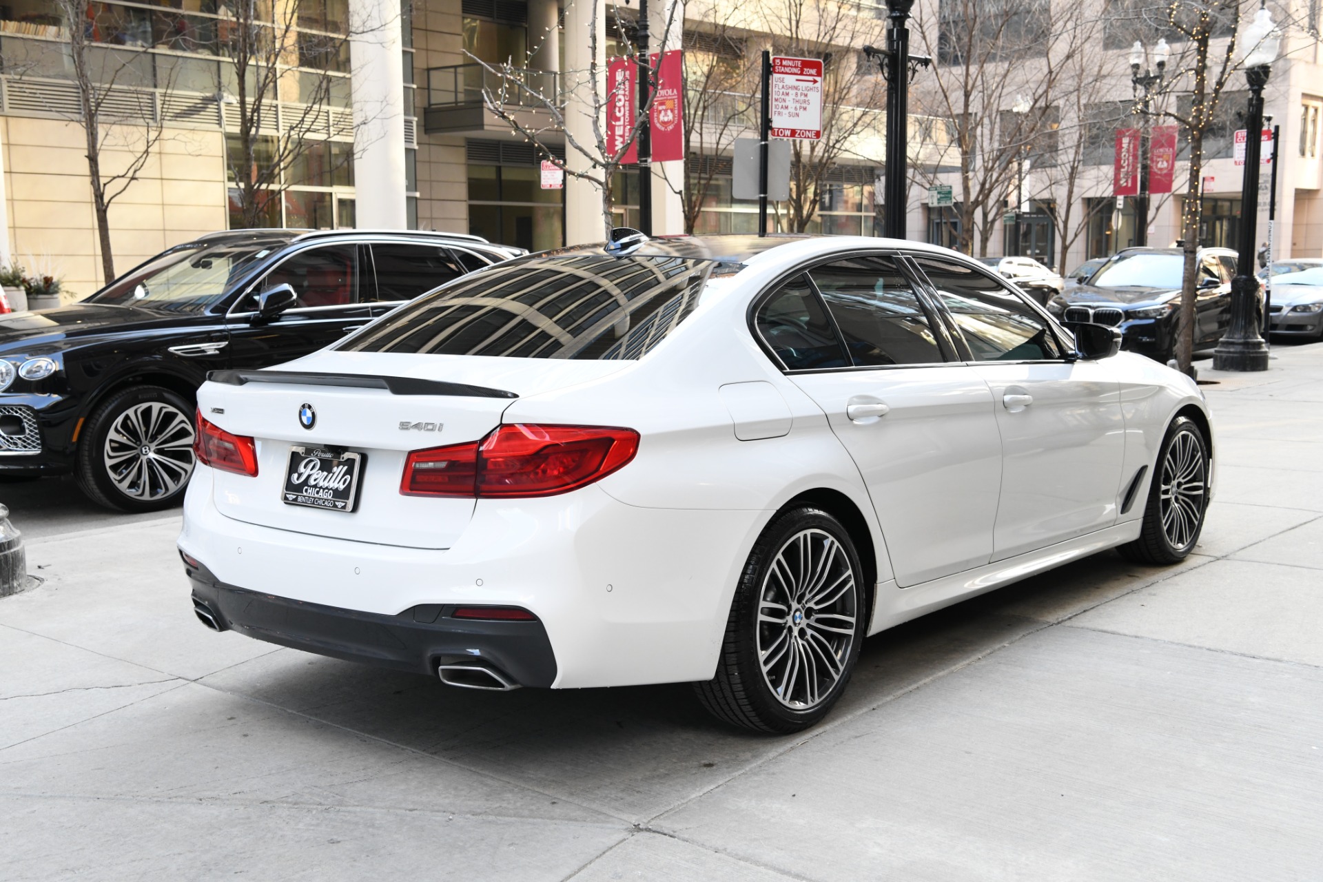 BMW 540i сзади