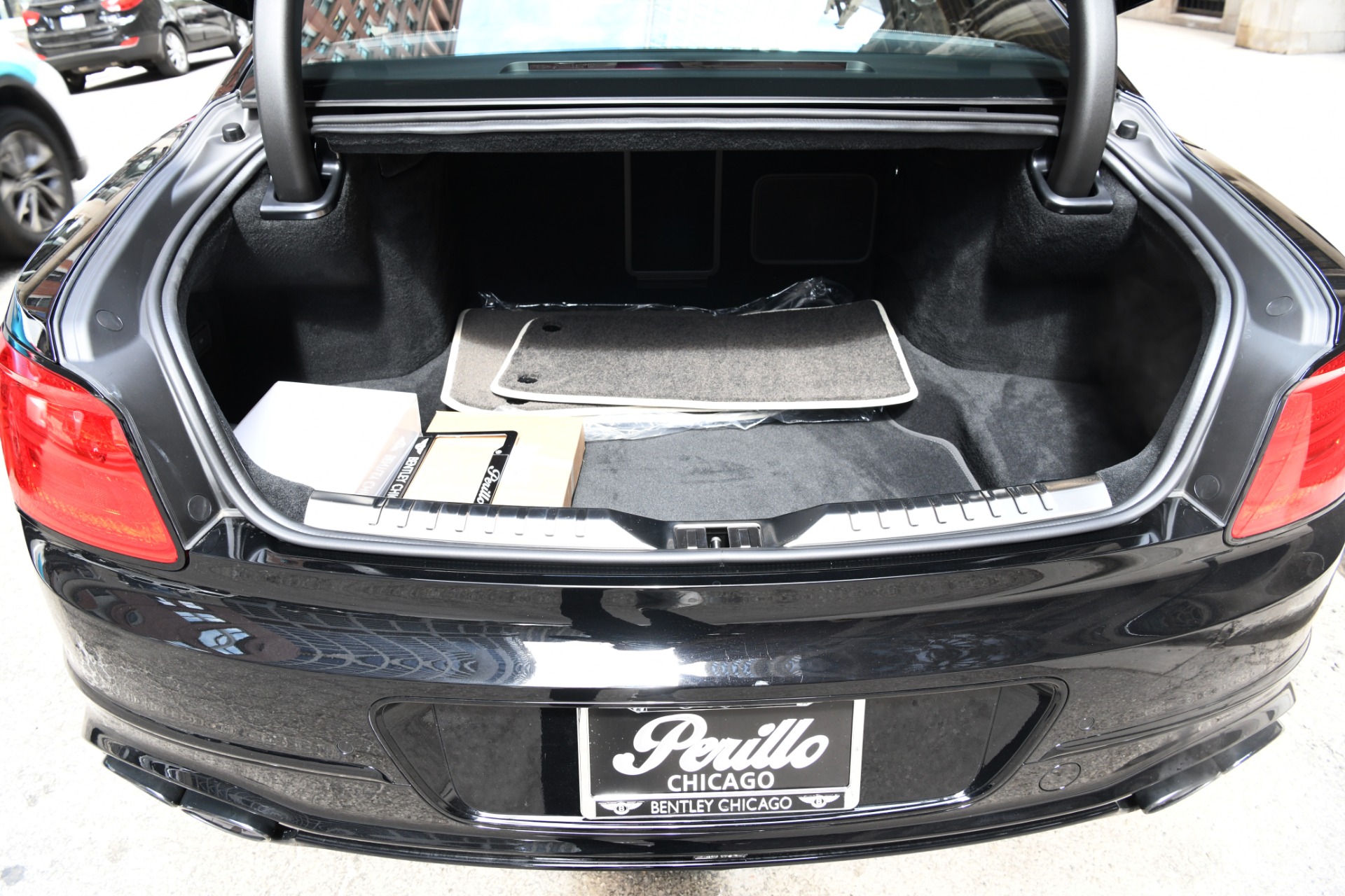 New 2021 Bentley FLYING SPUR V8 | St. Petersburg, FL