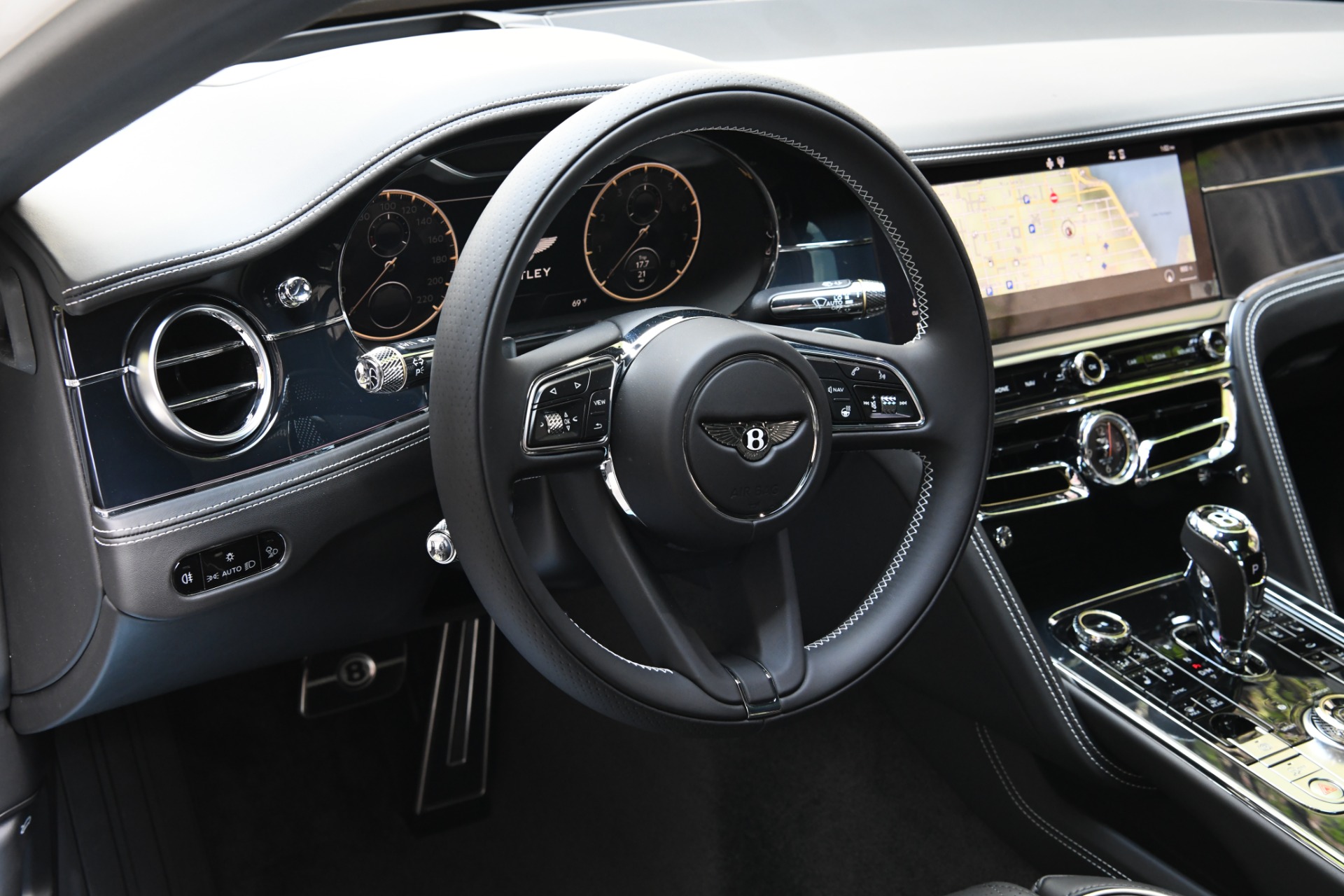 New 2021 Bentley FLYING SPUR V8 | St. Petersburg, FL