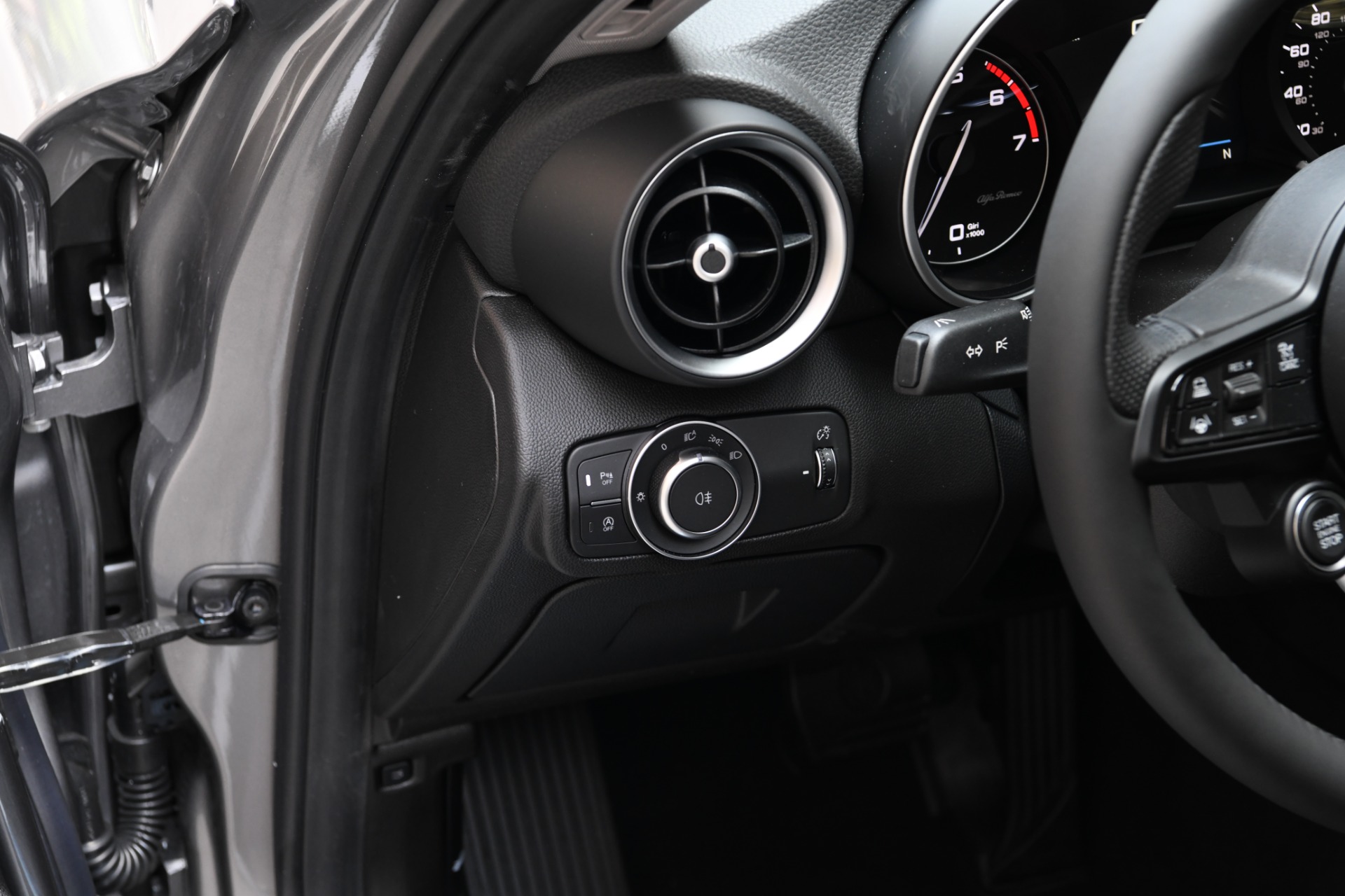 New 2021 Alfa Romeo Giulia Ti | St. Petersburg, FL