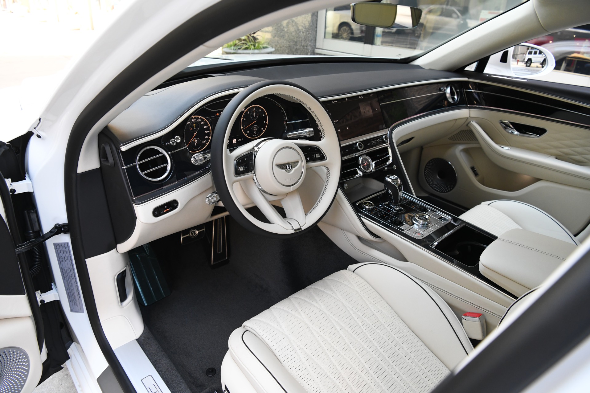 New 2021 Bentley FLYING SPUR V8 | St. Petersburg, FL
