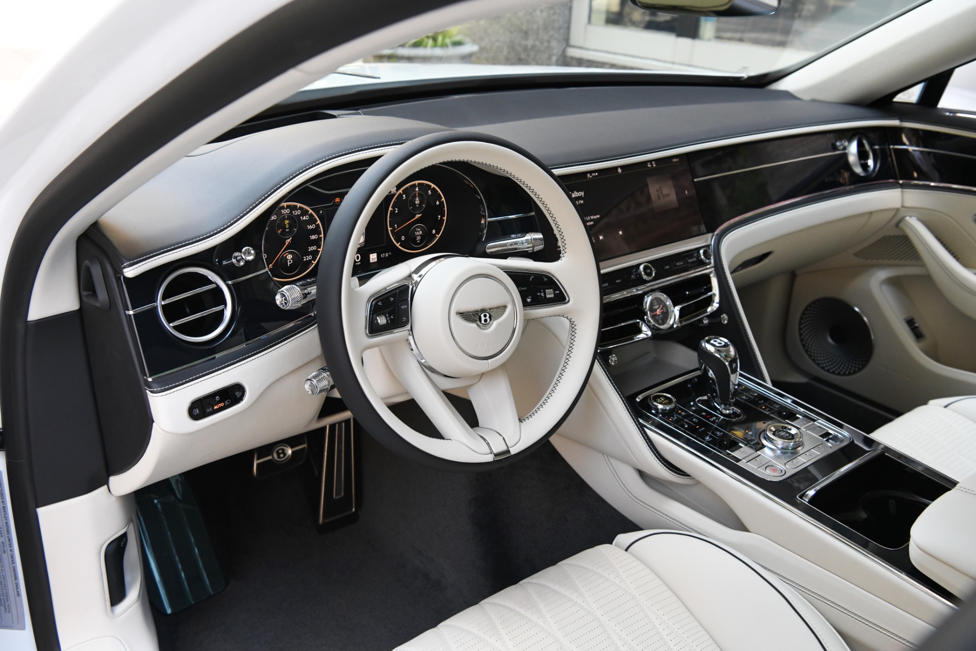 New 2021 Bentley FLYING SPUR V8 | St. Petersburg, FL