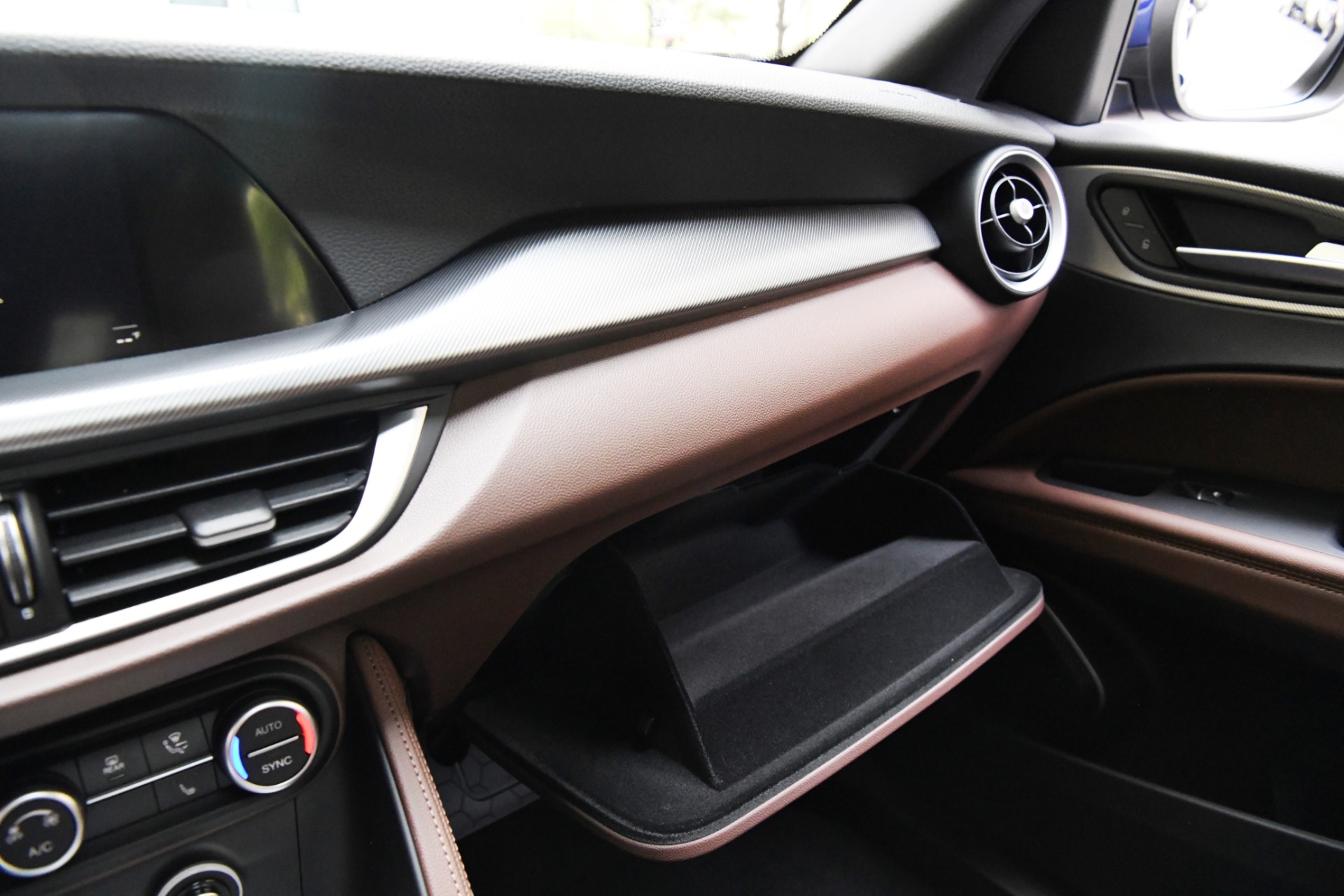 New 2021 Alfa Romeo Stelvio Ti Sport | St. Petersburg, FL